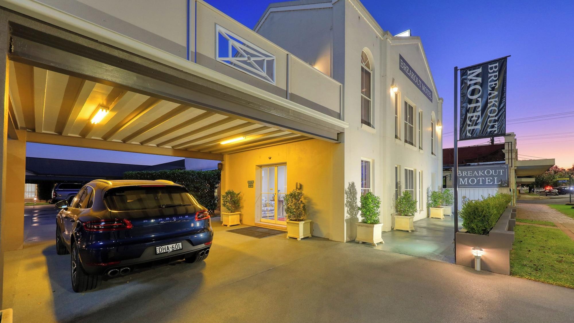 Vista Lobby Breakout Motor Inn