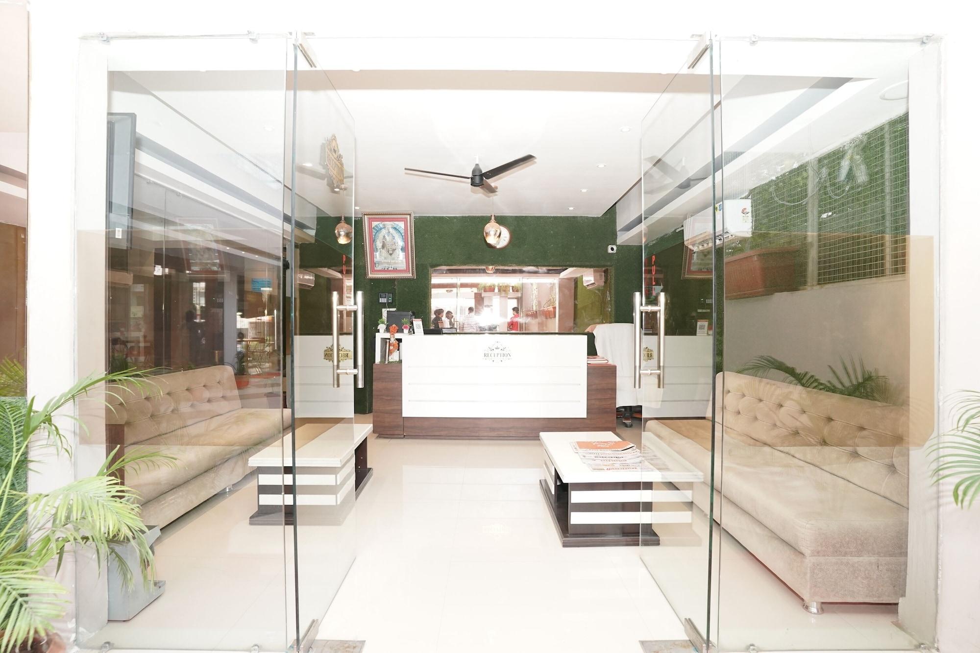 Vista Lobby Hotel Grand Maratha