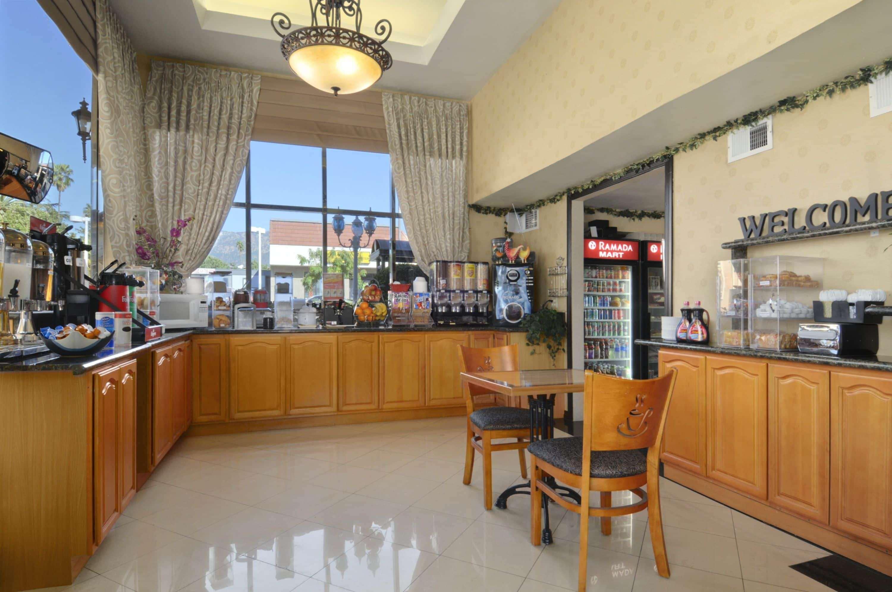 Vista Lobby Ramada by Wyndham Pasadena