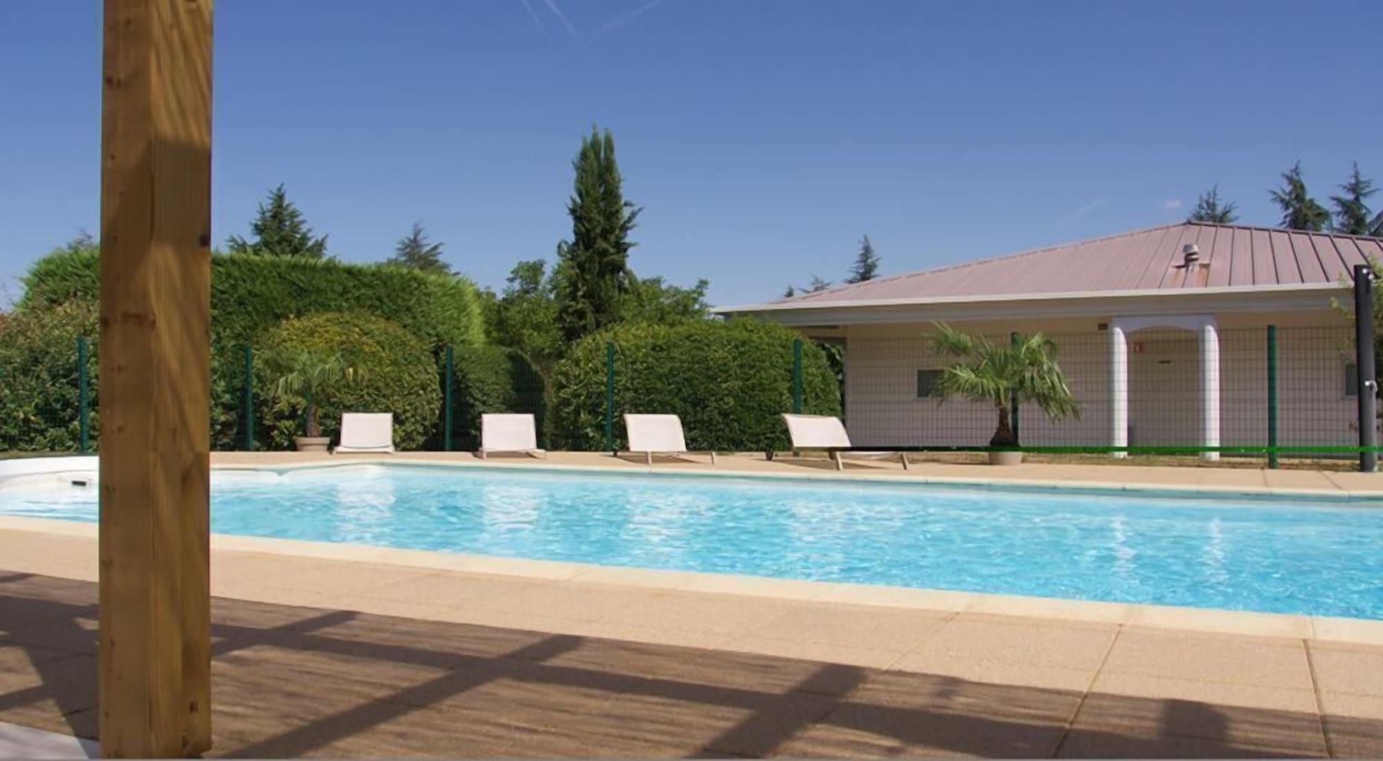 Vista Piscina Hôtel Grand Confort Le Moulin Rouge