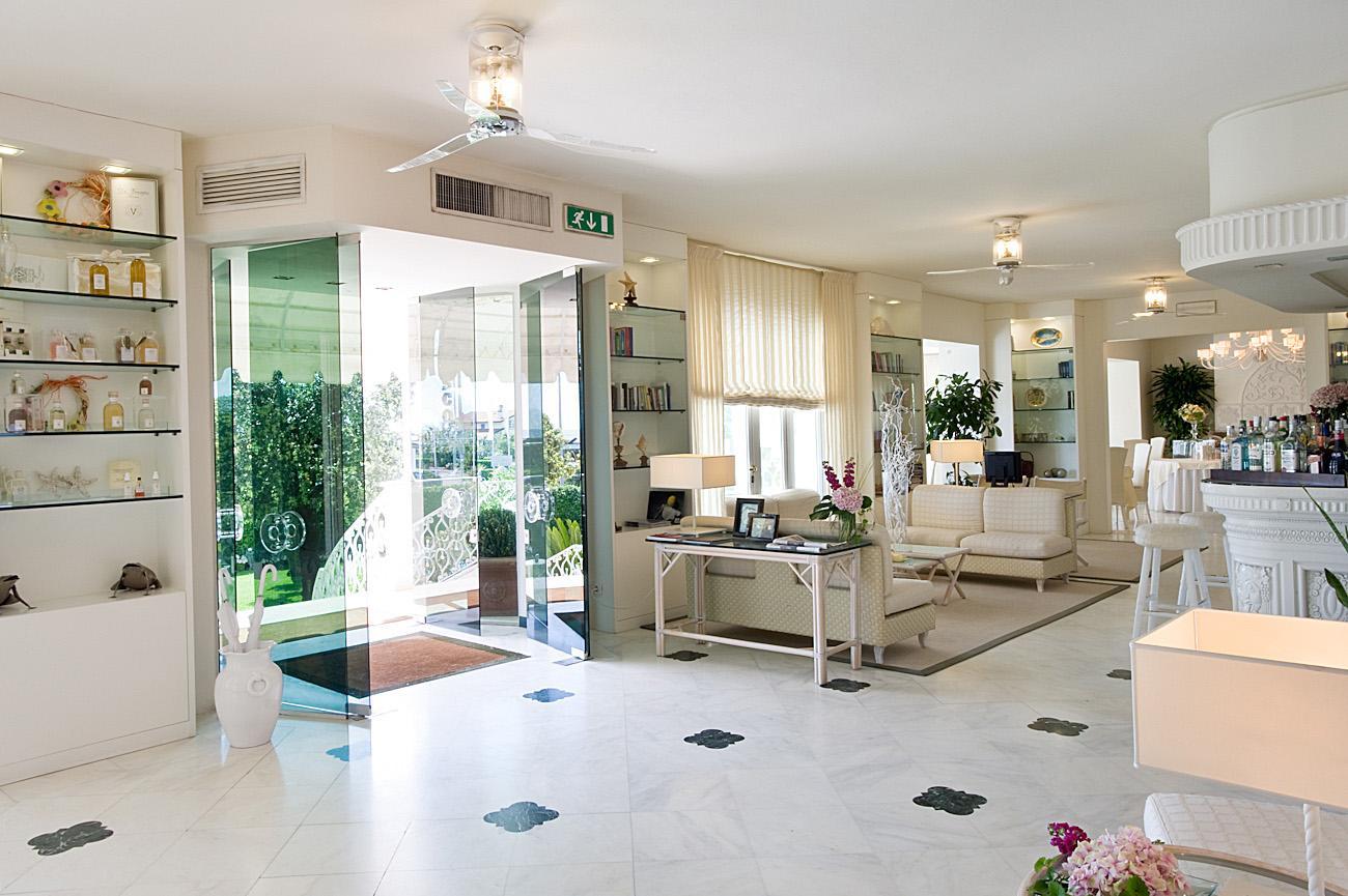 Vista Lobby Il Negresco