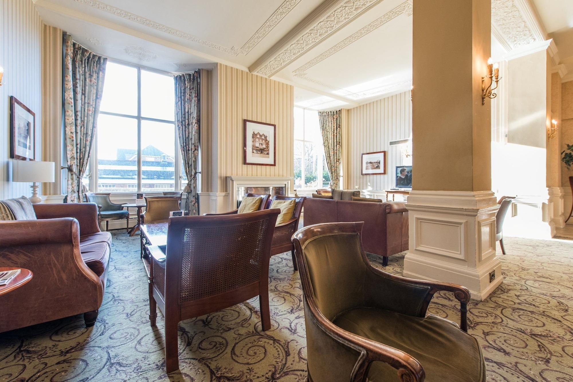Bar/Salón Cairn Hotel