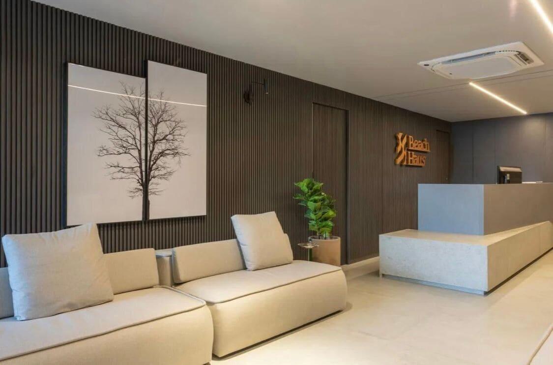 Vista Lobby Beach Haus by Azzure Homes