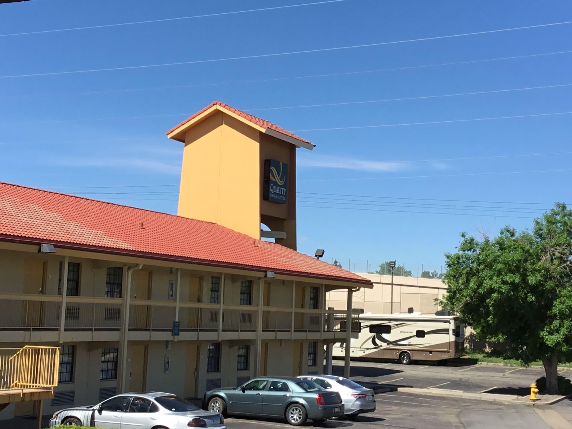Vista Exterior Quality Inn Aurora Denver