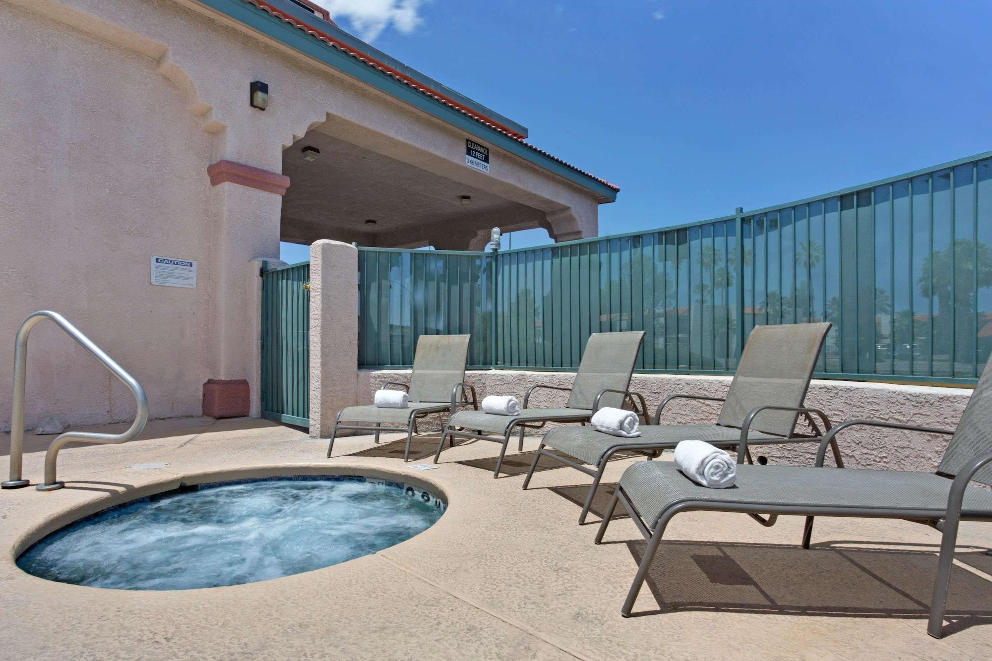 Spa Super 8 by Wyndham Tucson Downtown Convention Center