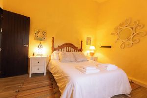 Alquiler Vacacional - 2.5 km from Higuera de la Sierra. Ideal house for families