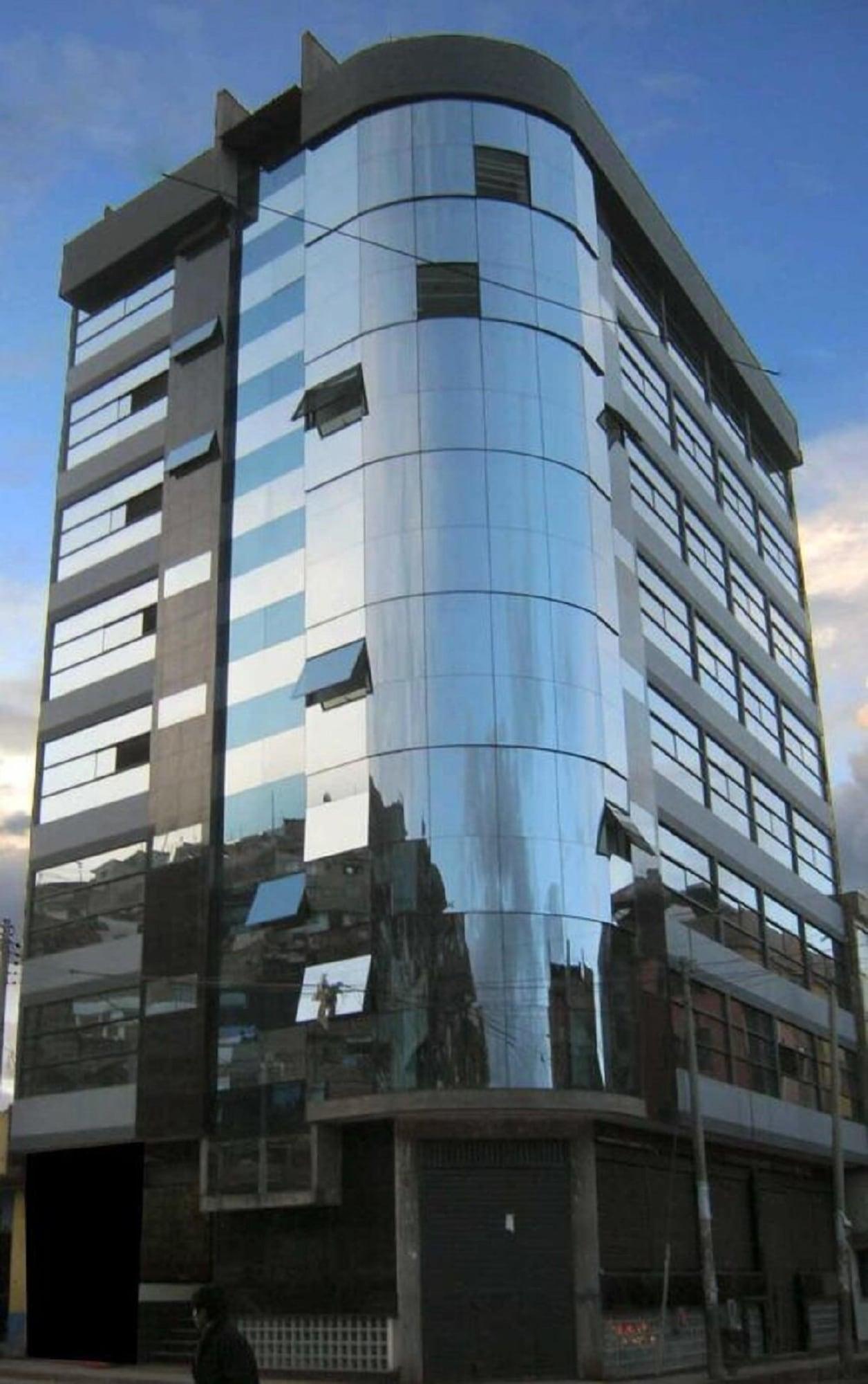 Varios Hotel Platinium Palace