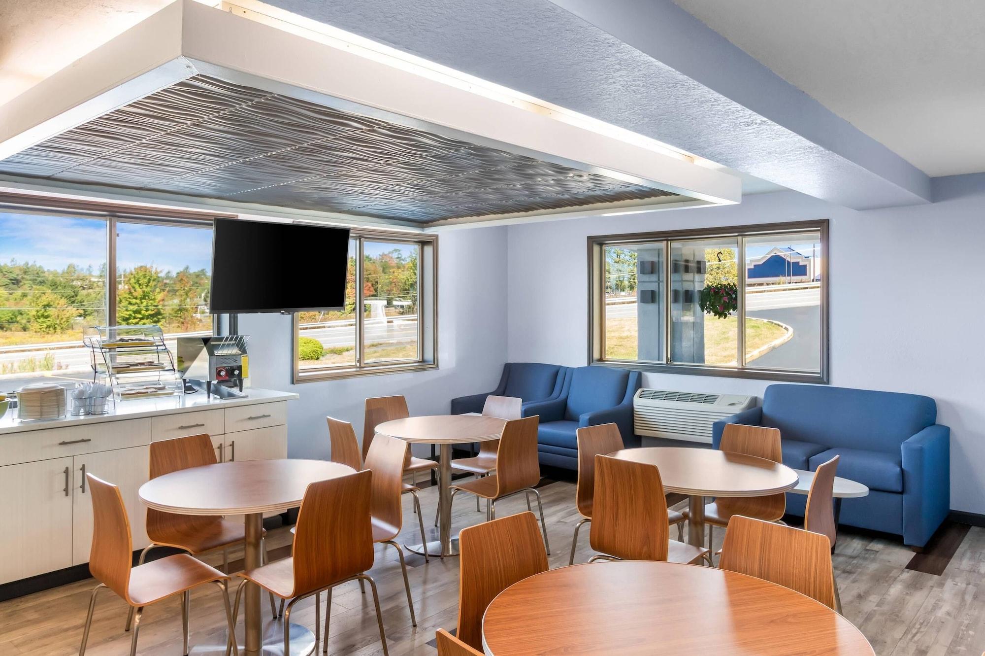 Vista Lobby Quality Inn Johnstown