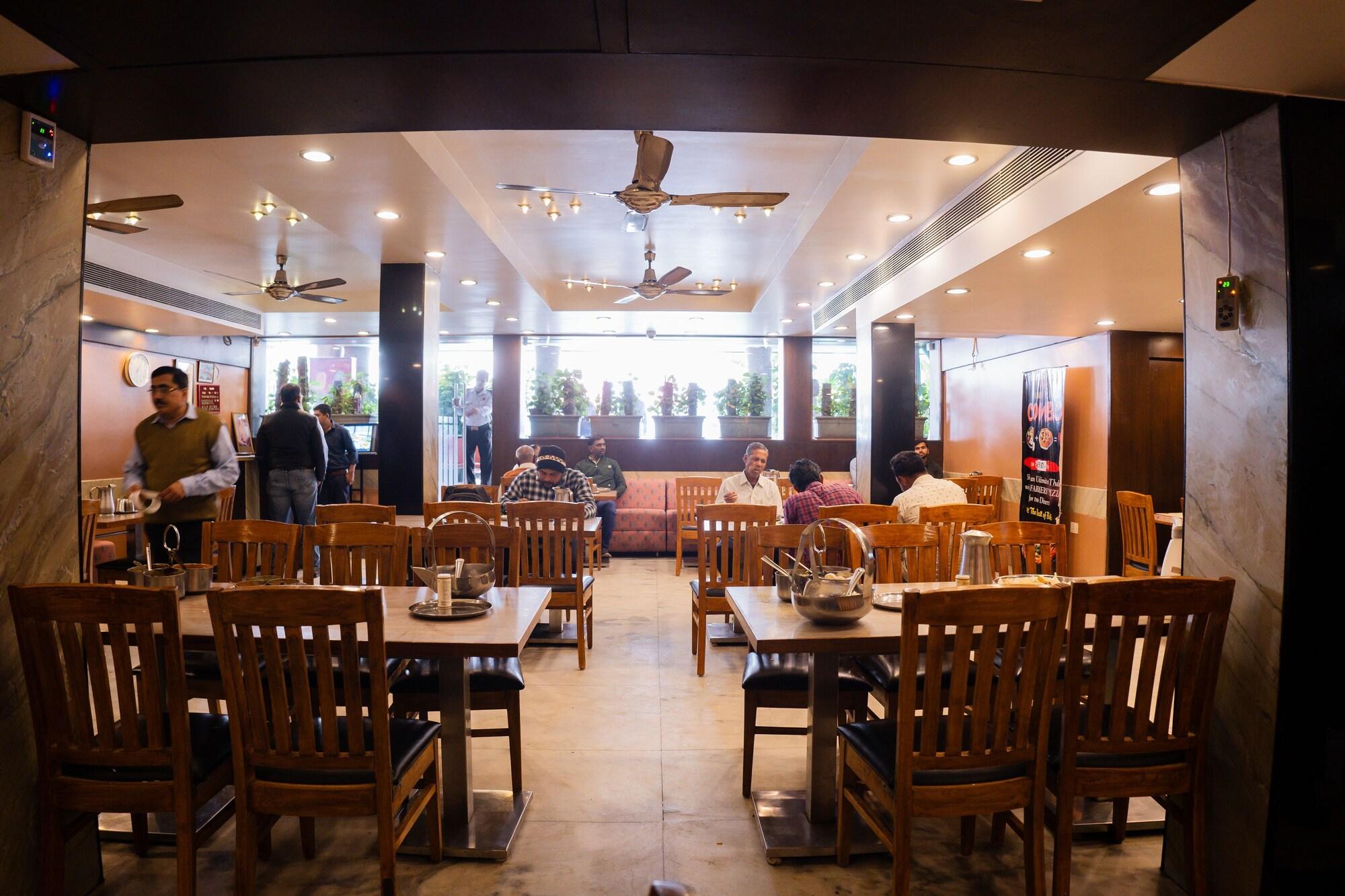 Restaurant Jain's Hotel Rajhans