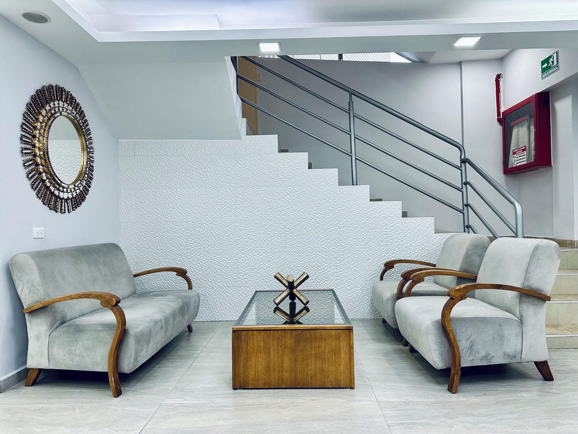 Varios Hotel Tiwintza Internacional