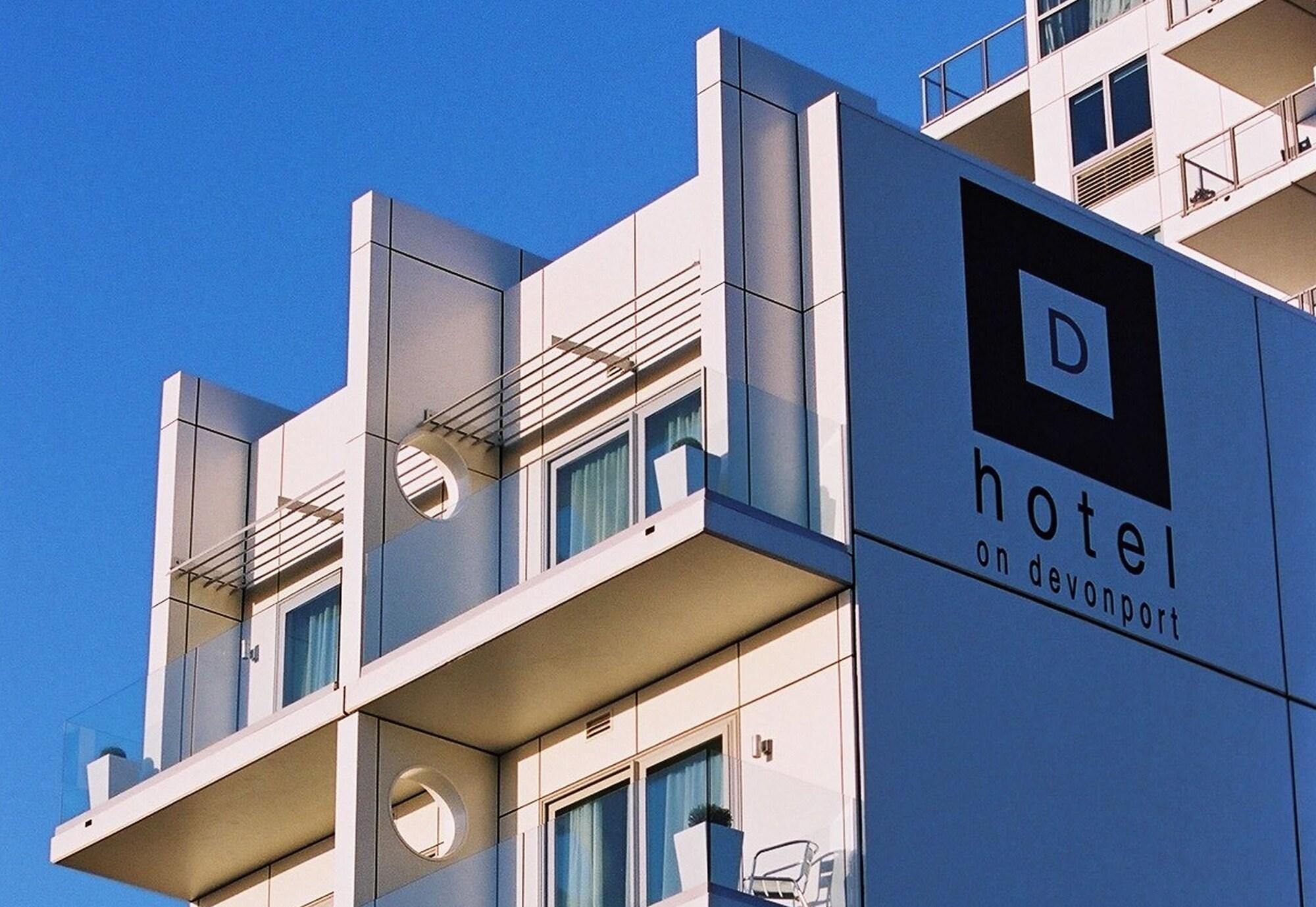 Vista Exterior Hotel on Devonport