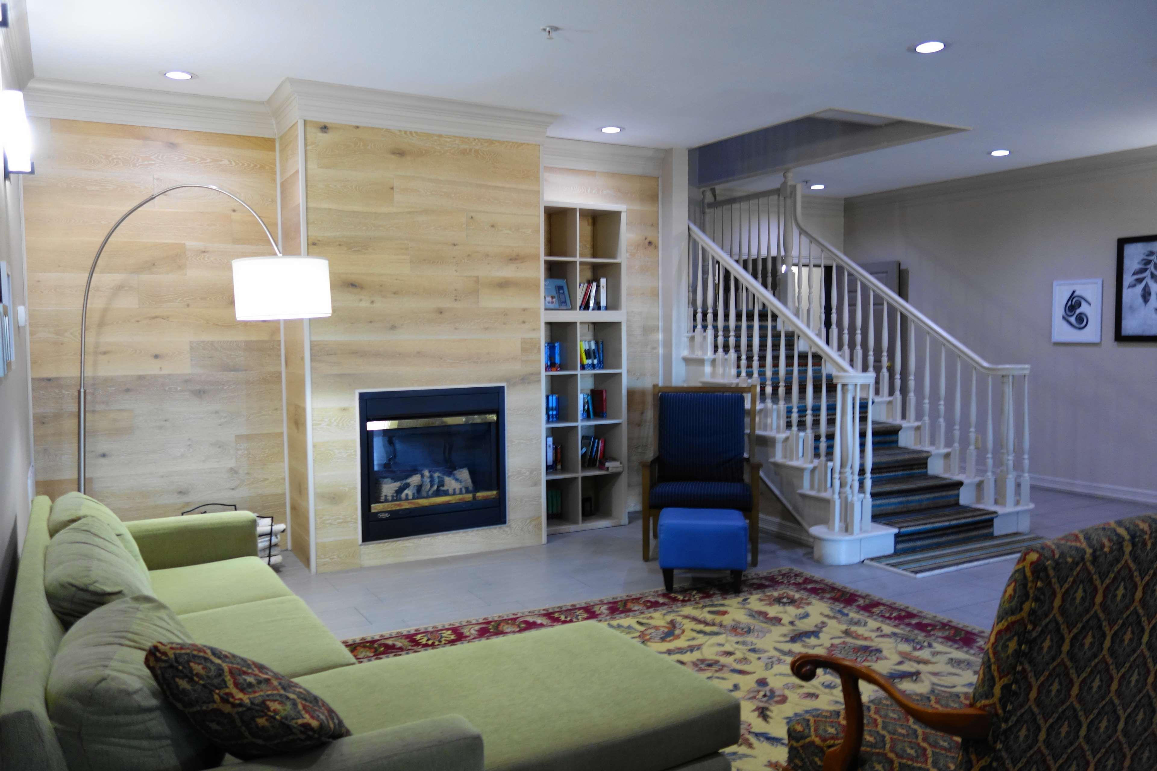 Vista Lobby Country Inn & Suites by Radisson, Round Rock, TX