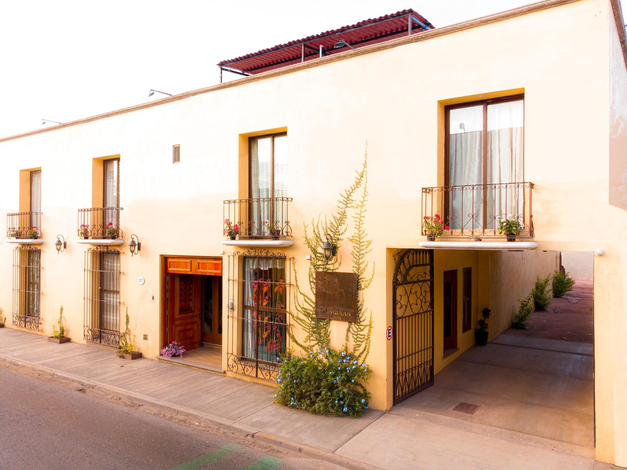 Vista Exterior Hotel Danibaan