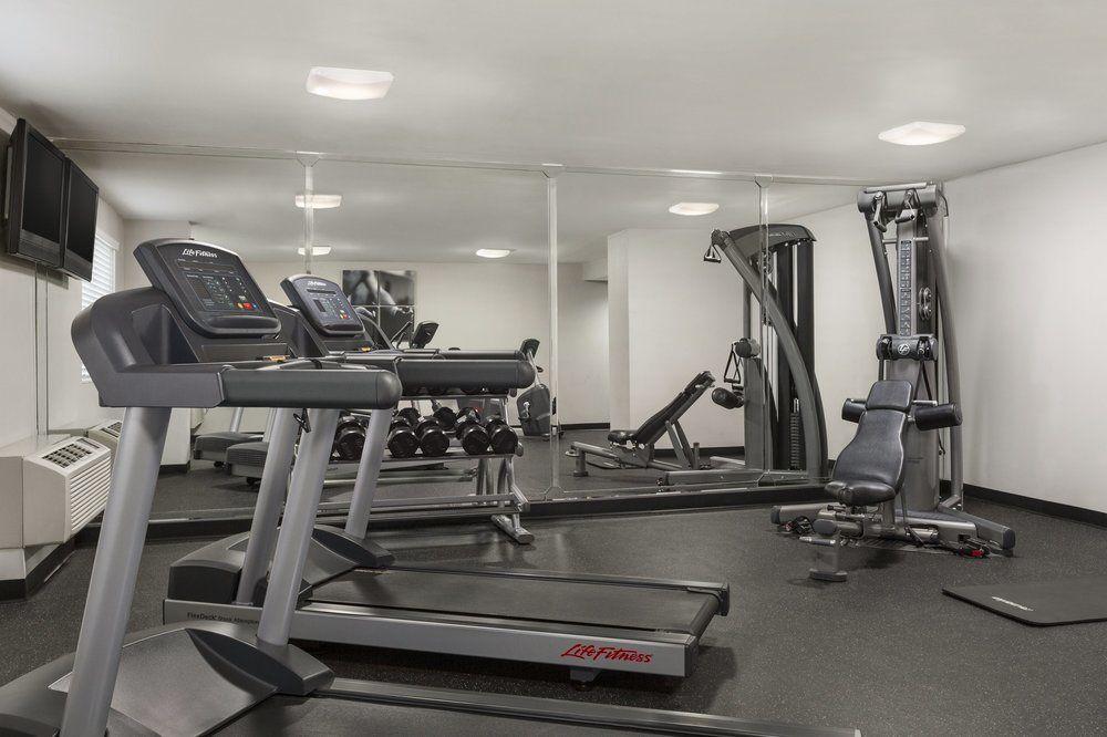 Gimnasio Country Inn & Suites by Radisson, Atlanta Airport South, GA
