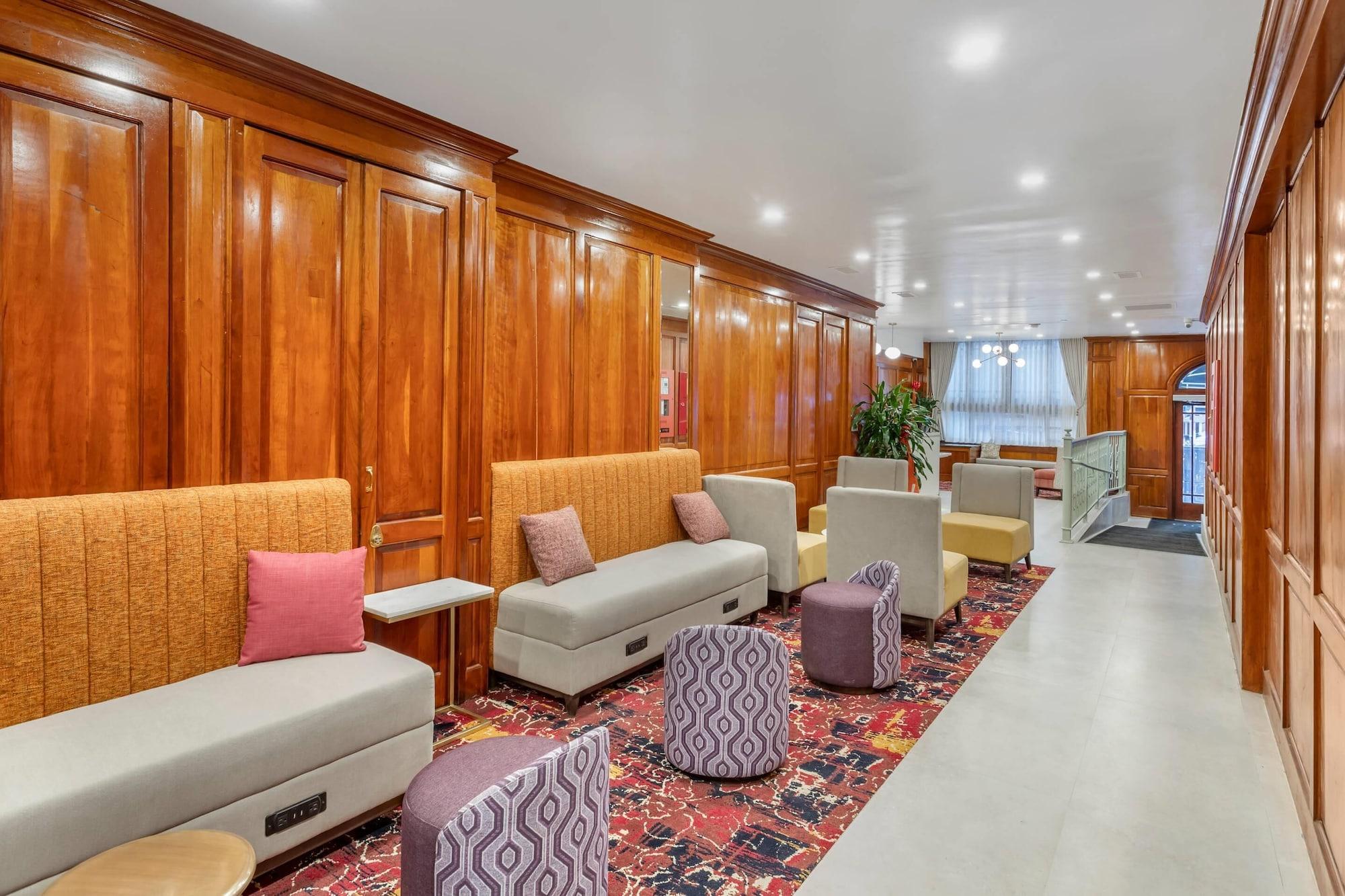 Vista Lobby Mayfair New York