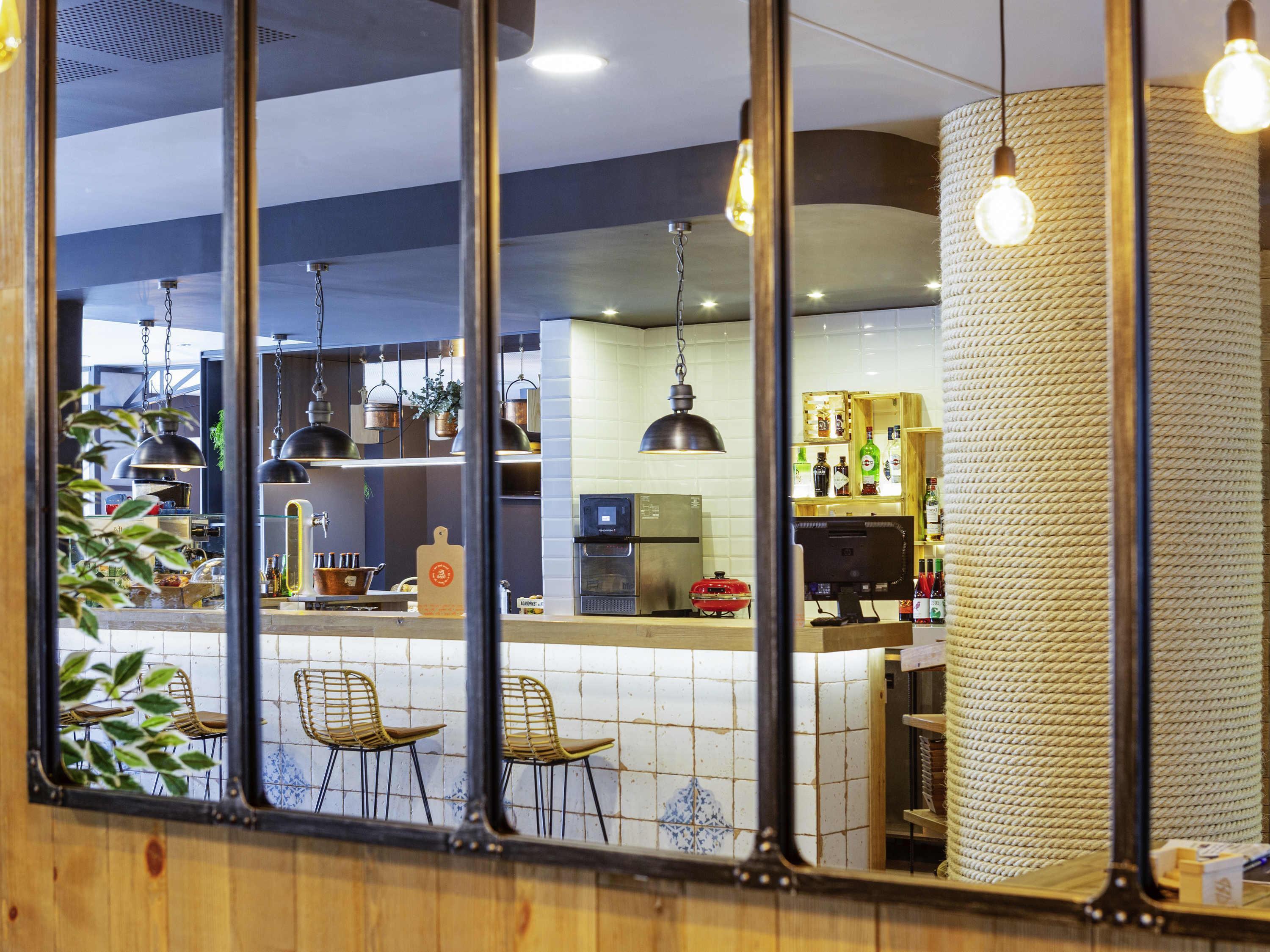 Bar/Salón ibis Oviedo