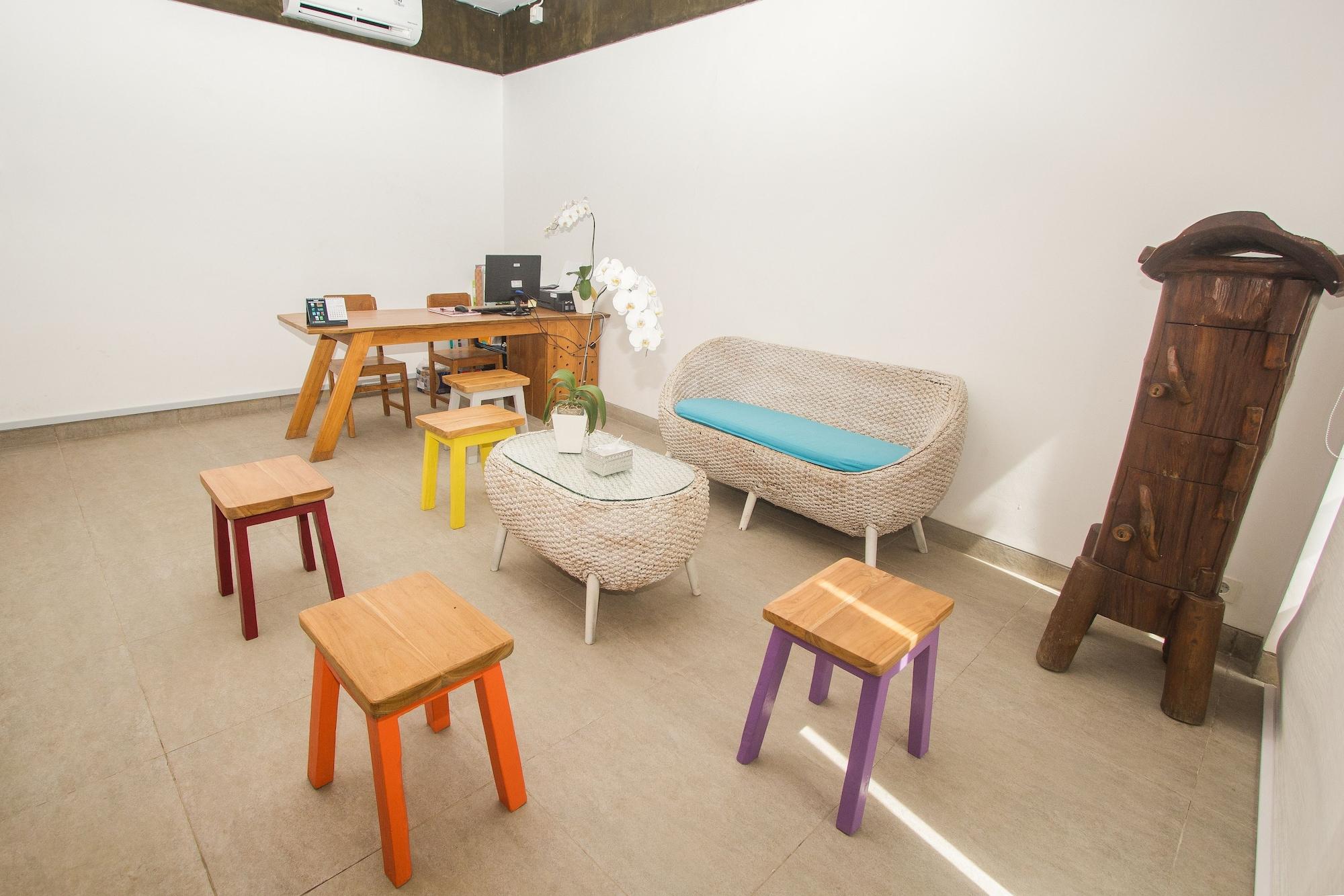 Vista Lobby Green Hill Bed Station - Hostel