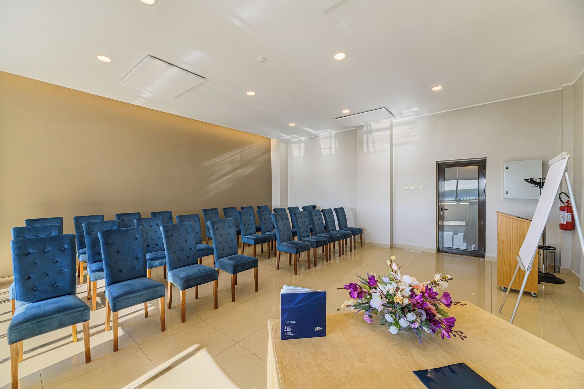Sala de Reuniones Faleza Hotel by Vega