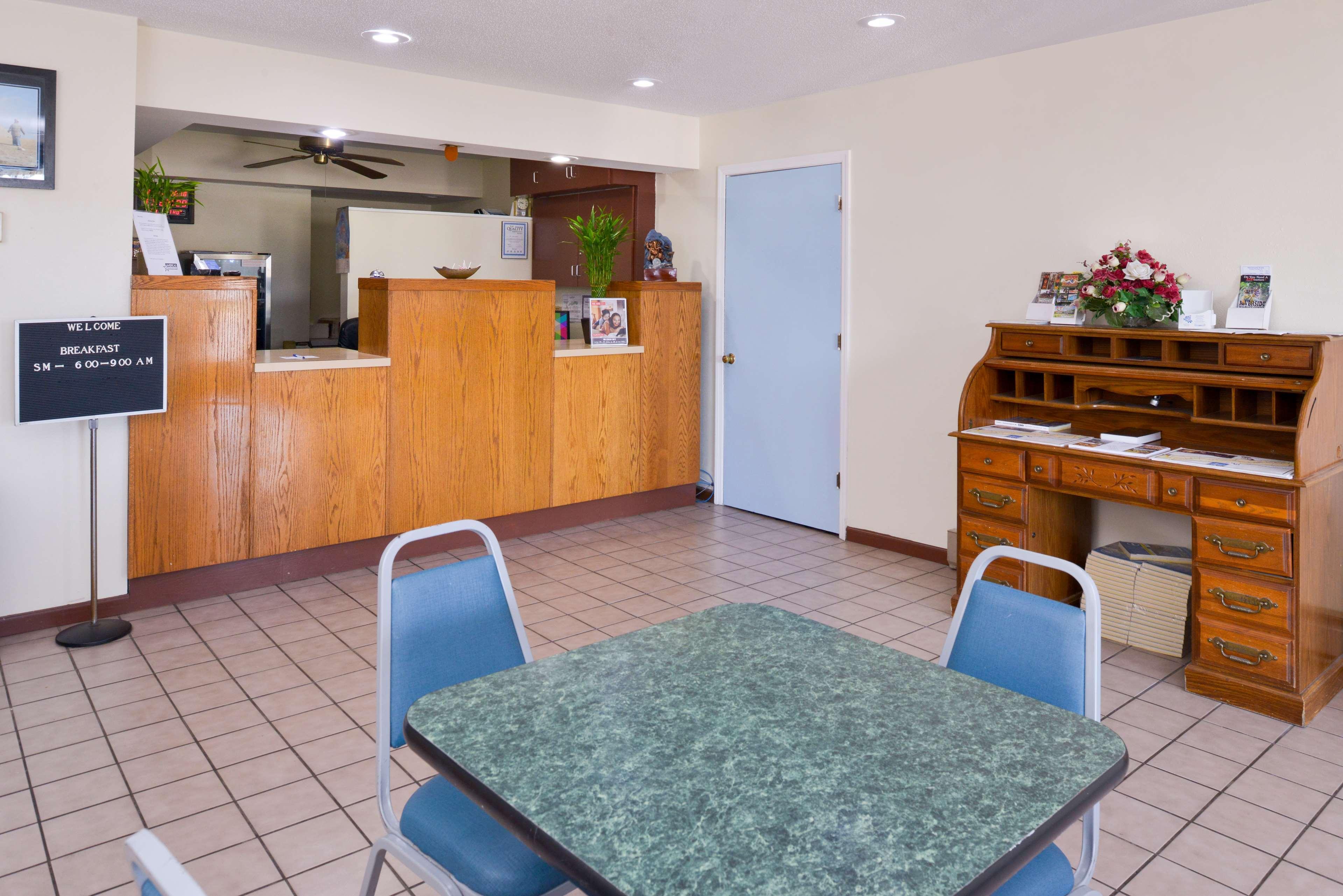 Restaurant Americas Best Value Inn Sullivan