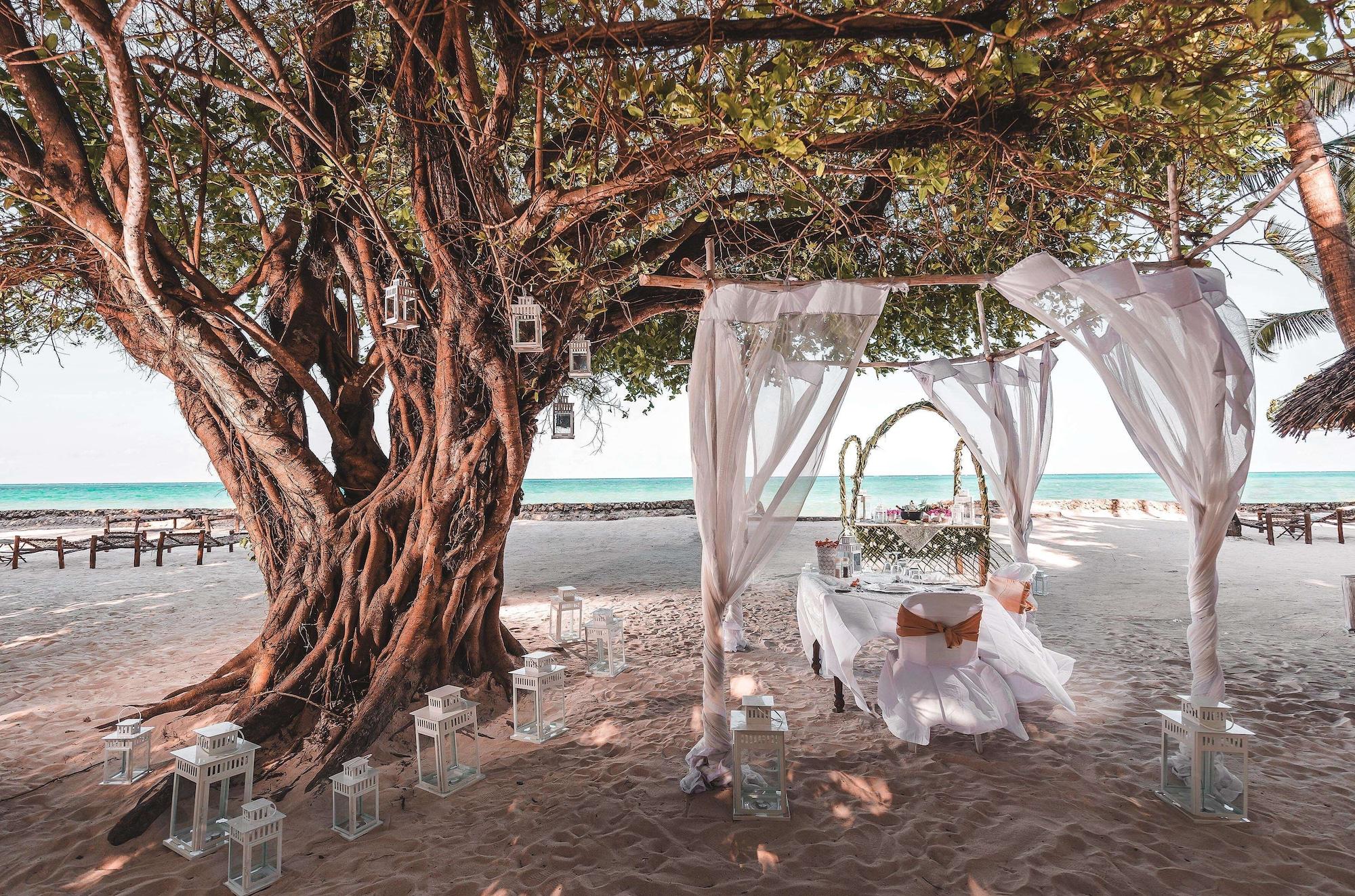 Playa Diamonds Mapenzi Beach