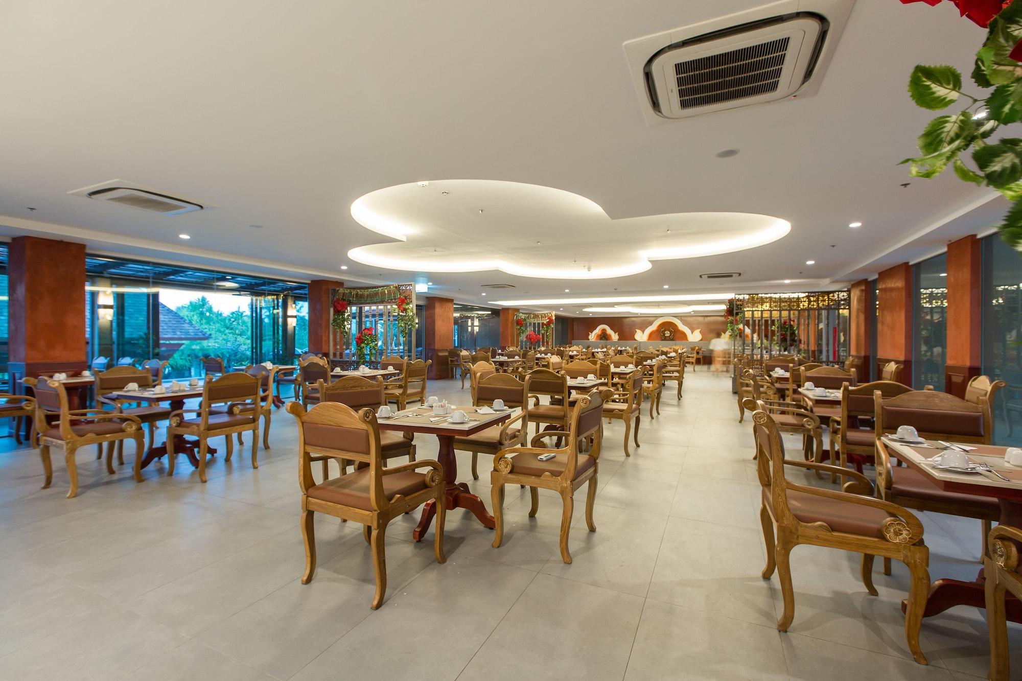 Restaurant Maikhao Palm Beach Resort