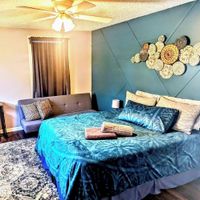 Alquiler Vacacional - Charming 3-br House in Nashville. 15m downtown,10m Airport,5m zoo. HotTub n Pool