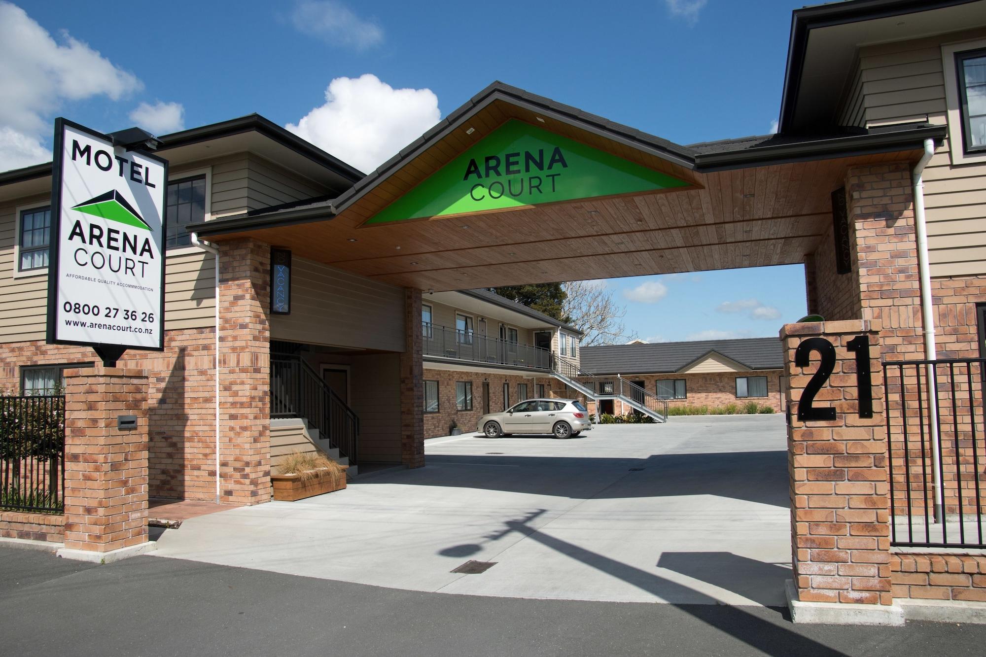 Vista Exterior Arena Court Motel
