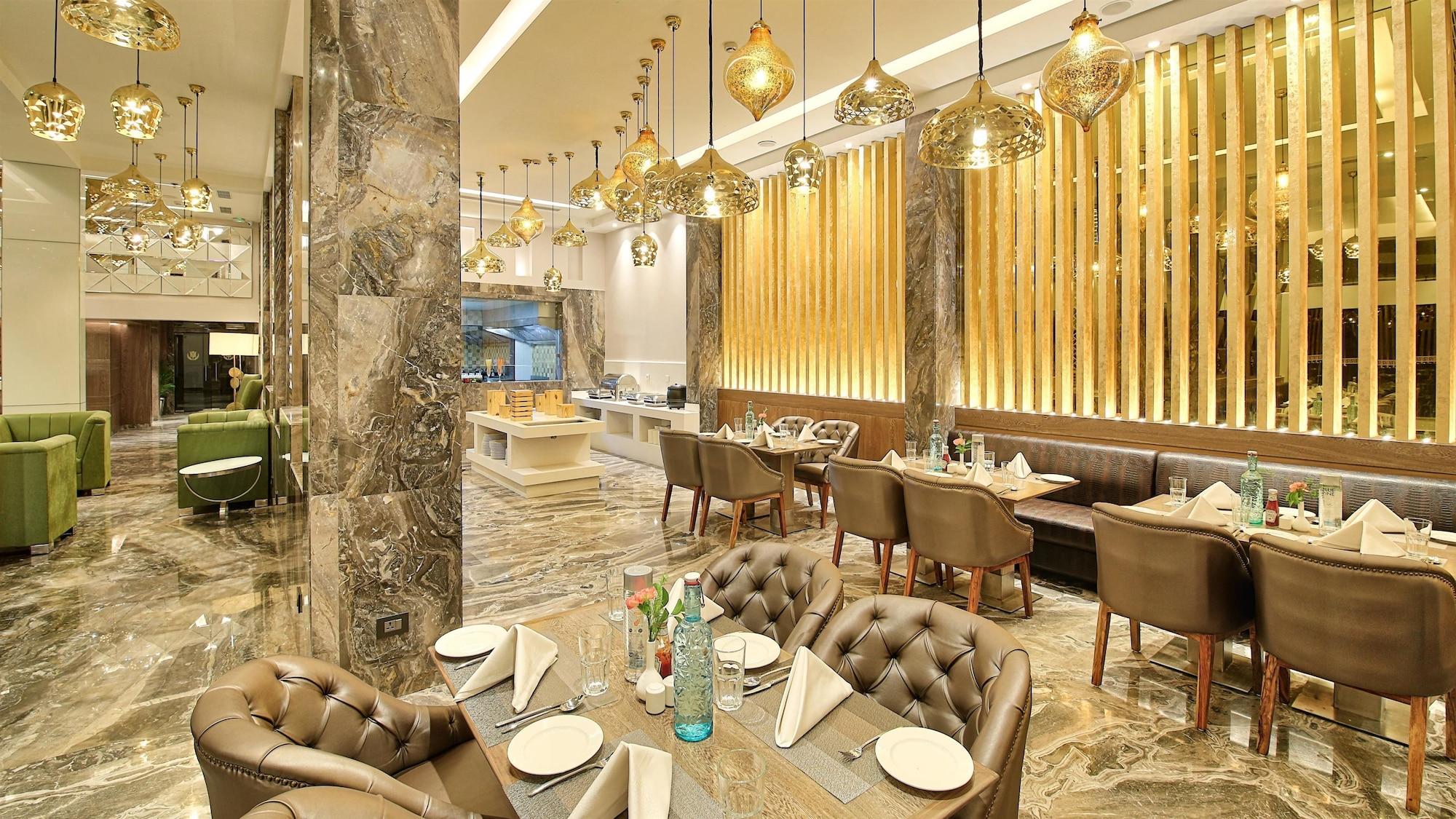 Restaurant Golden Tulip Essential Jaipur