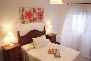 Alquiler Vacacional - House located in the center of the village about 10 minutes from the river trail