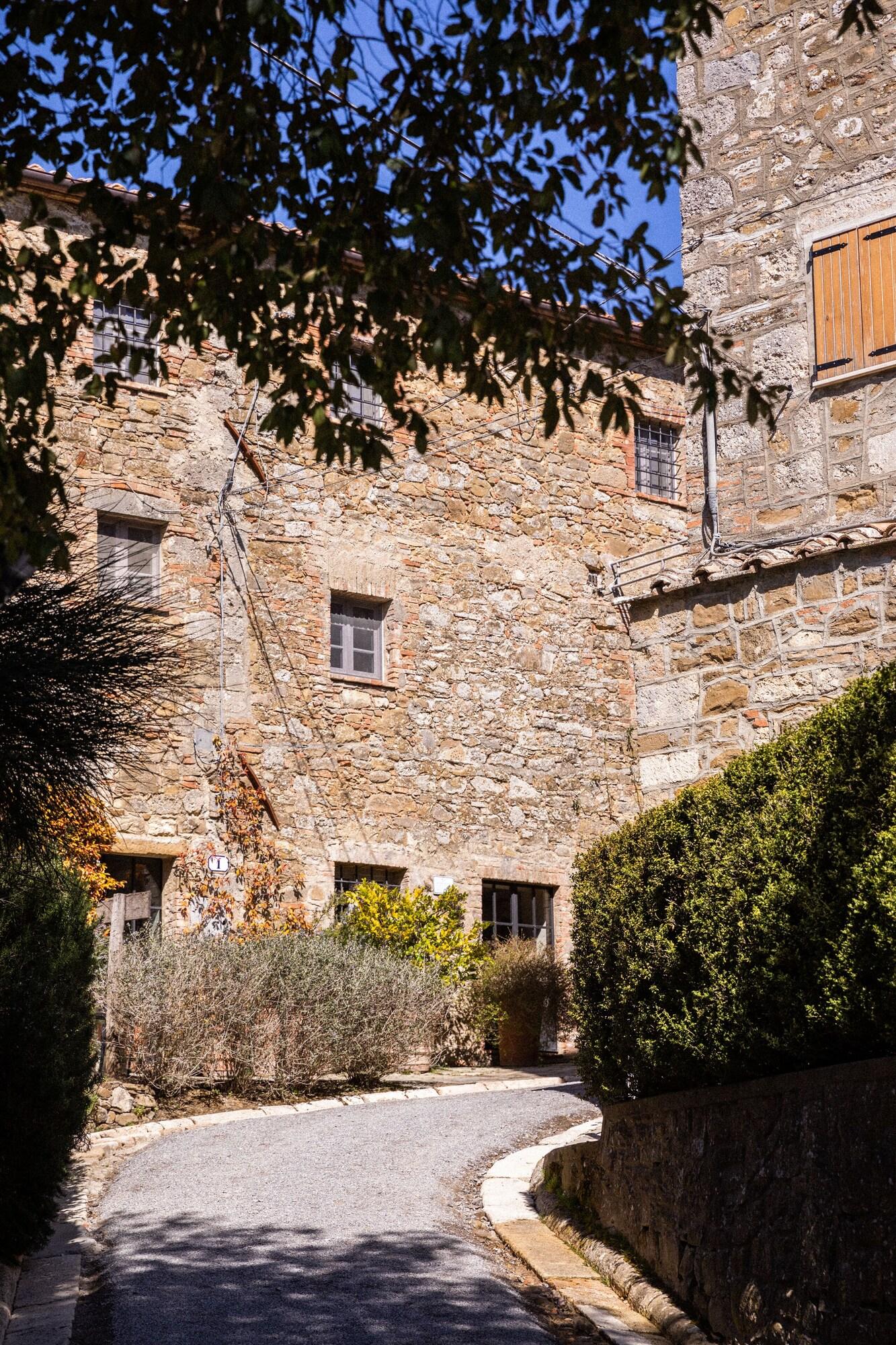 Vista Exterior Monteverdi Tuscany
