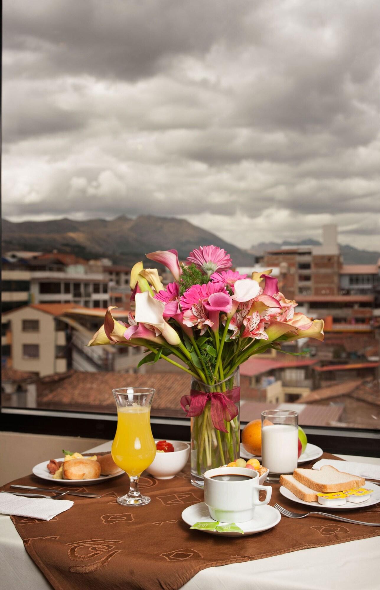 Sala de Reuniones HOTEL MABEY CUSCO