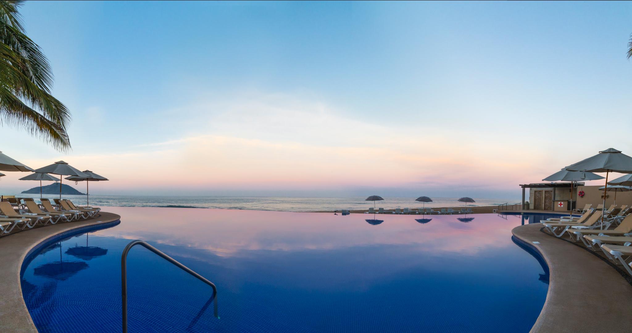 Vista Piscina Park Royal Beach Mazatlán