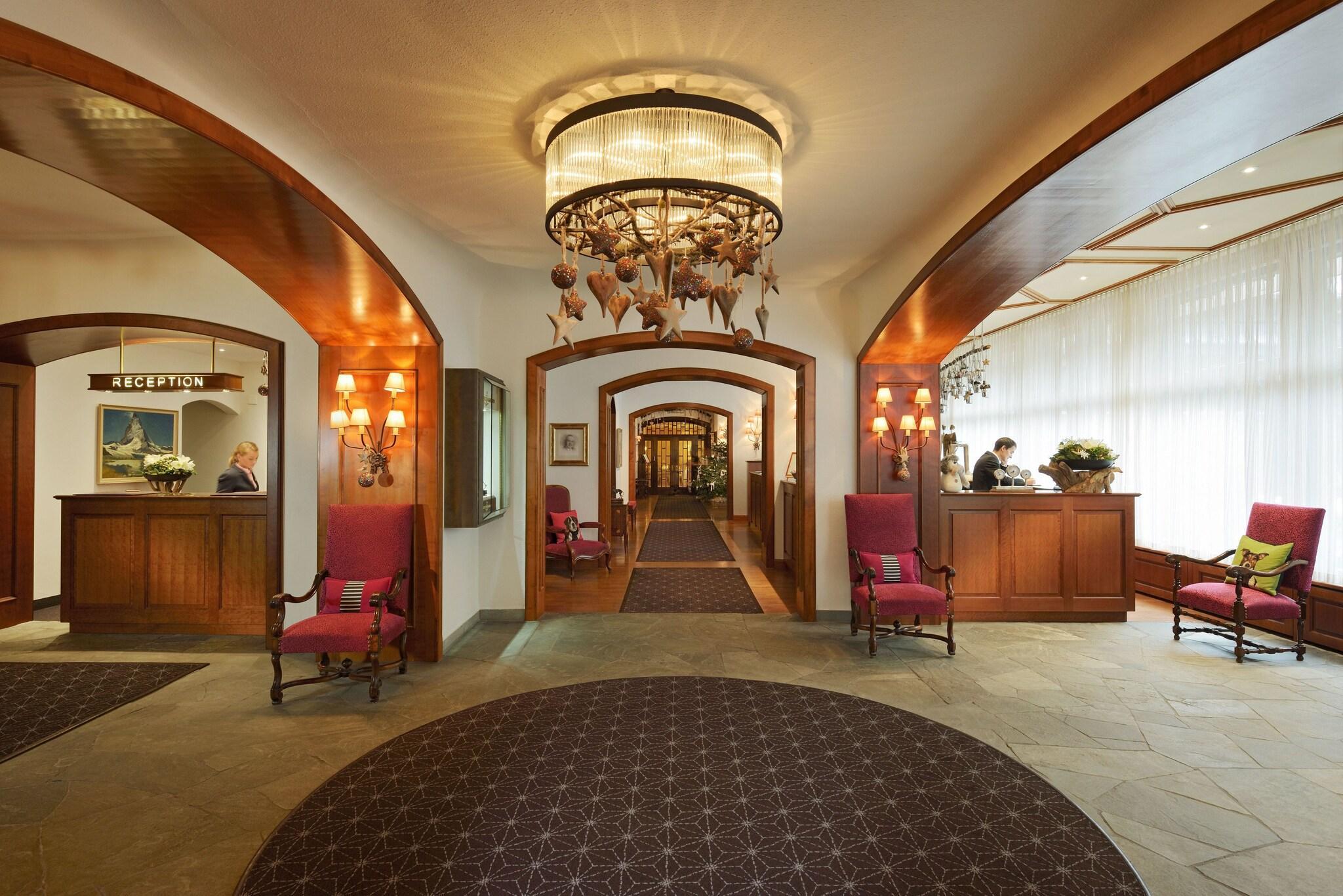 Vista Lobby Mont Cervin Palace