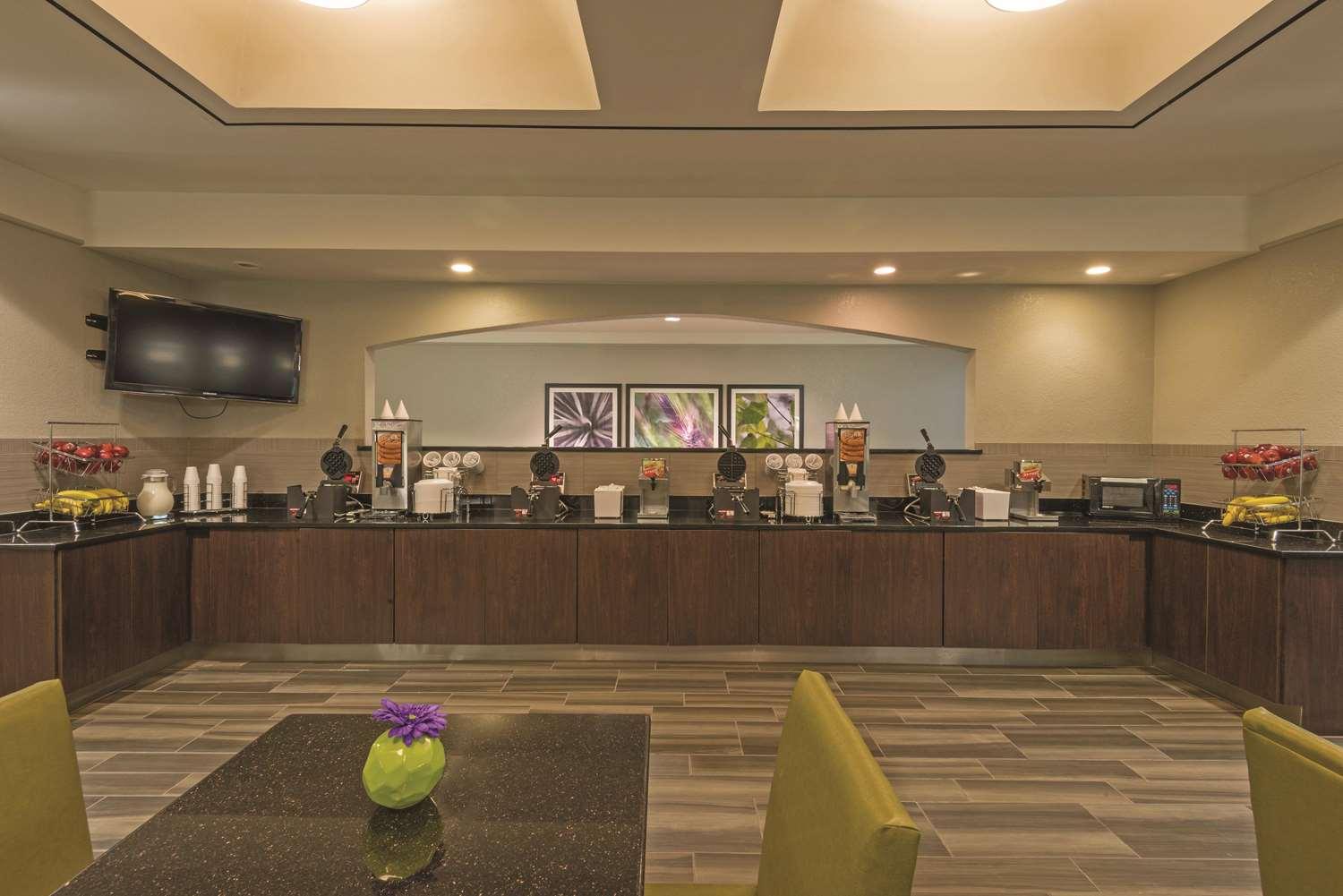 Comodidades do estabelecimento La Quinta Inn & Suites San Antonio Airport