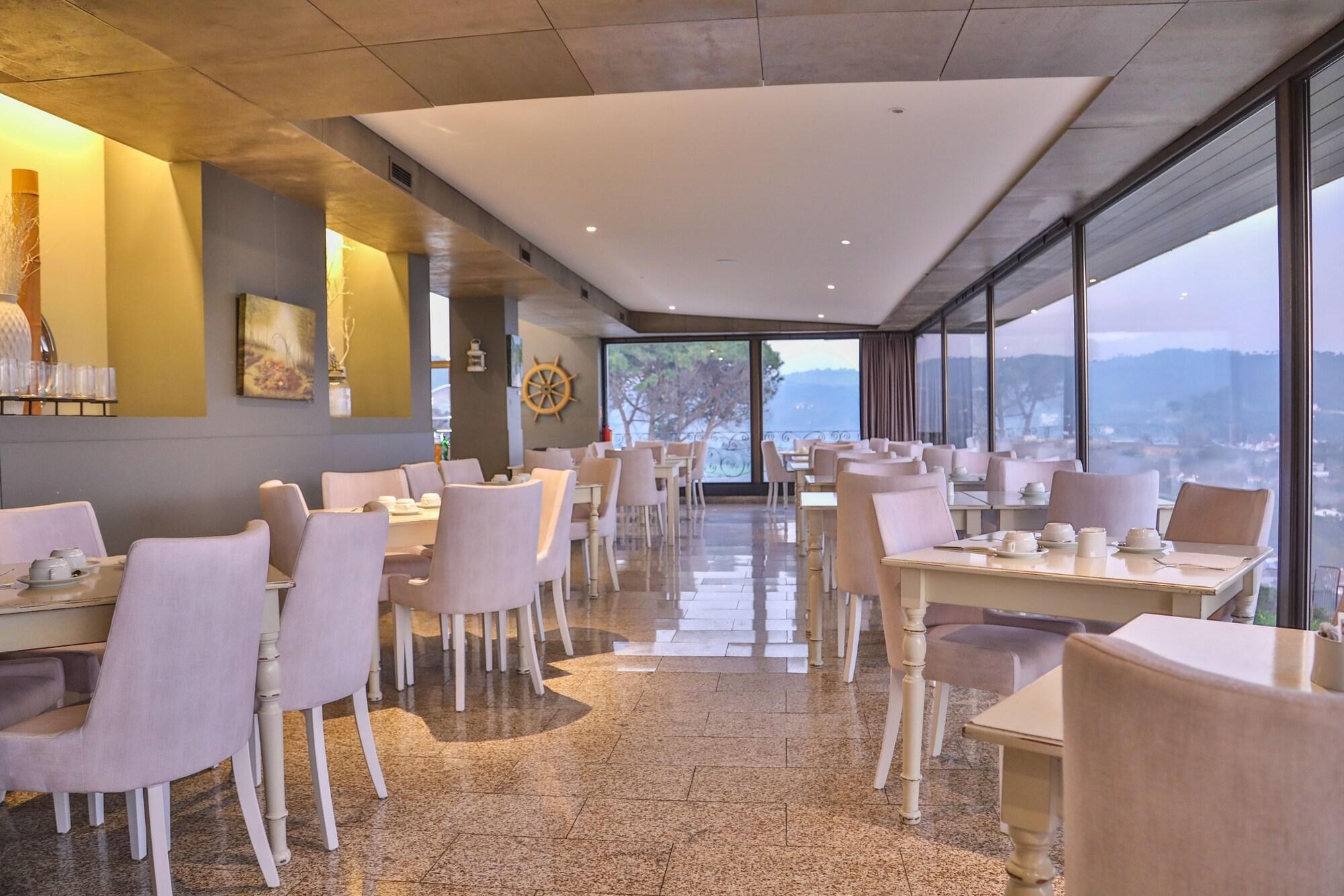 Restaurant B&B Hotel Sado Setúbal