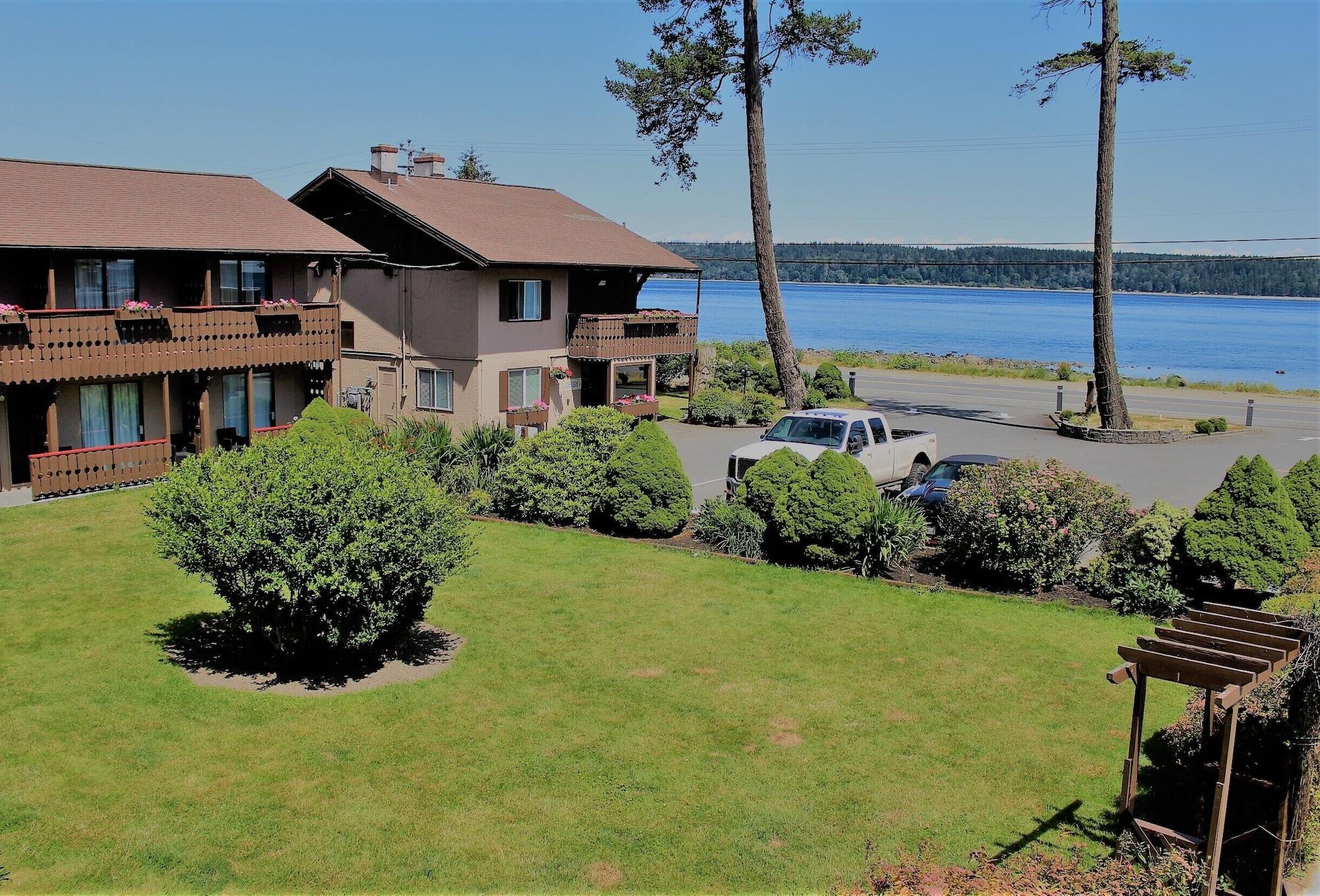 Vista Exterior Ramada by Wyndham Campbell River