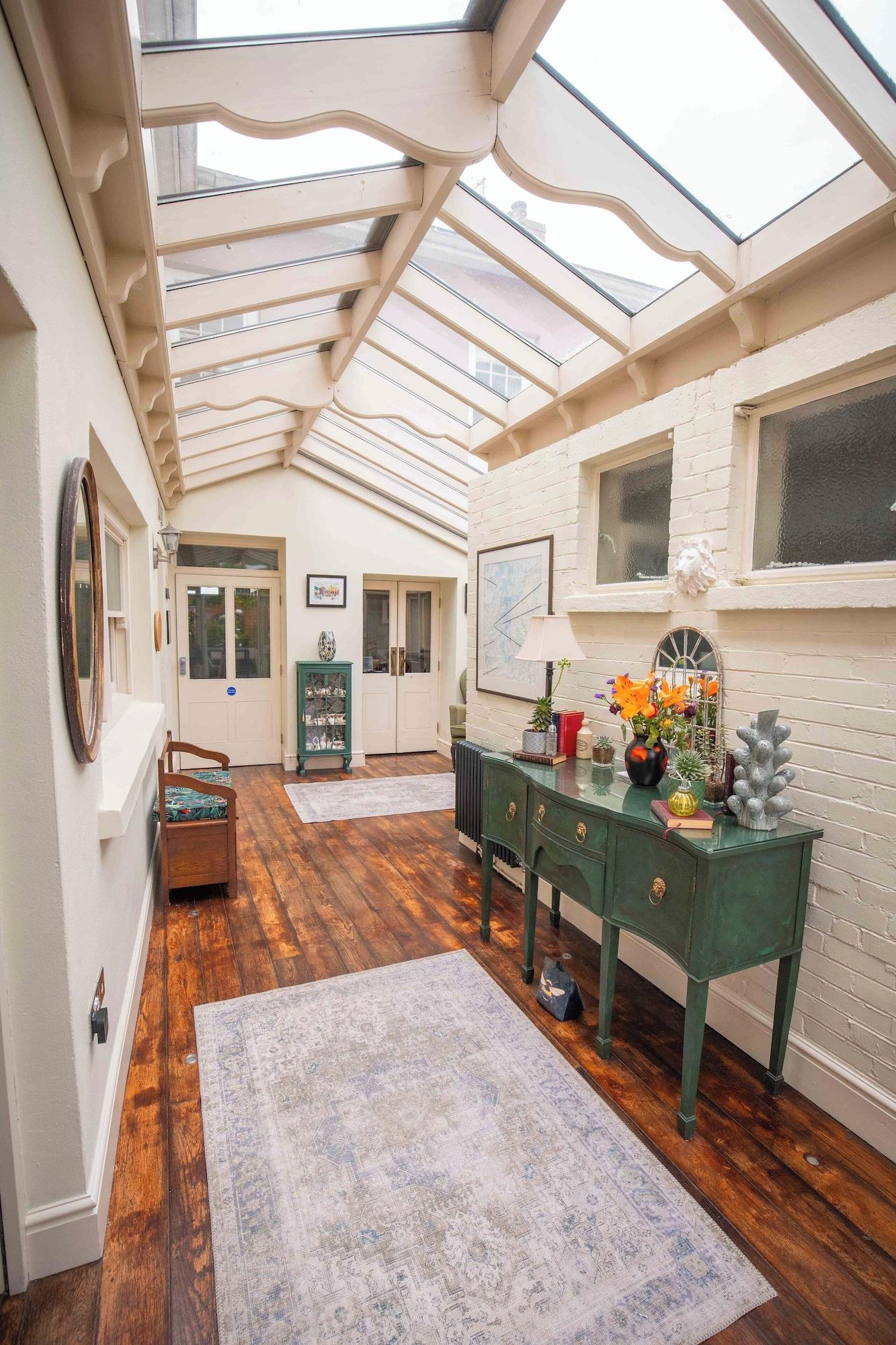 Vista Lobby The New White Lion