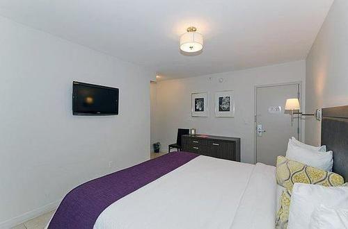 Hotel Collins Hotel