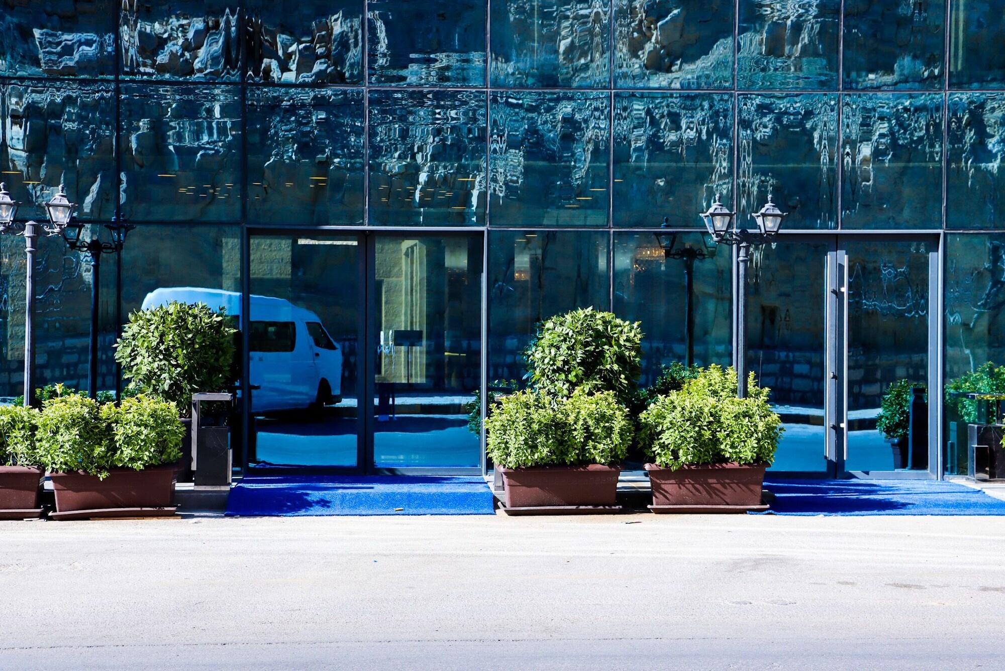Vista Exterior The RN Hotels