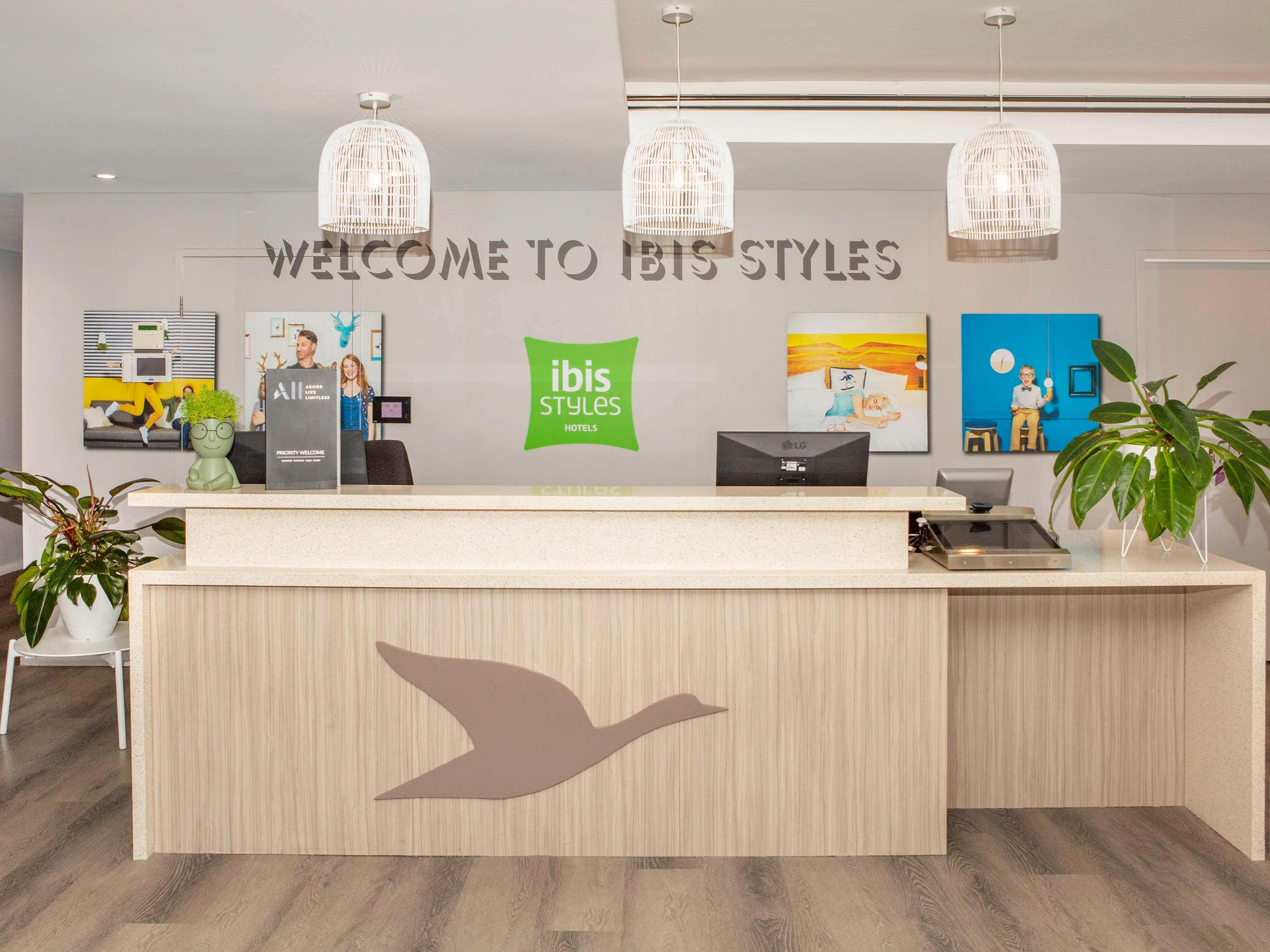 Vista Exterior ibis Styles The Entrance