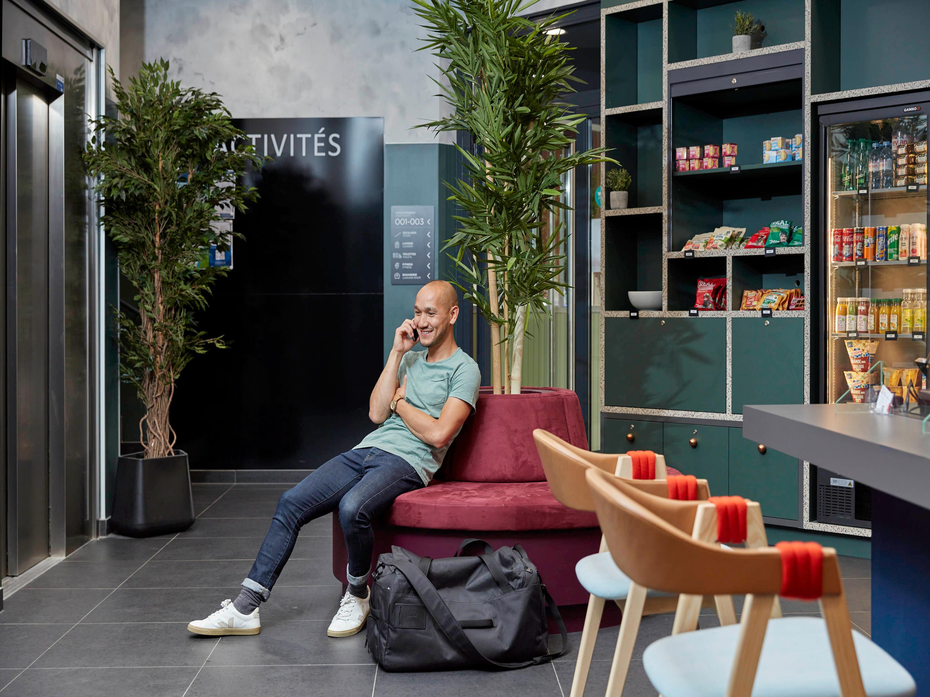 Vista Lobby Aparthotel Adagio Paris Suresnes Longchamp