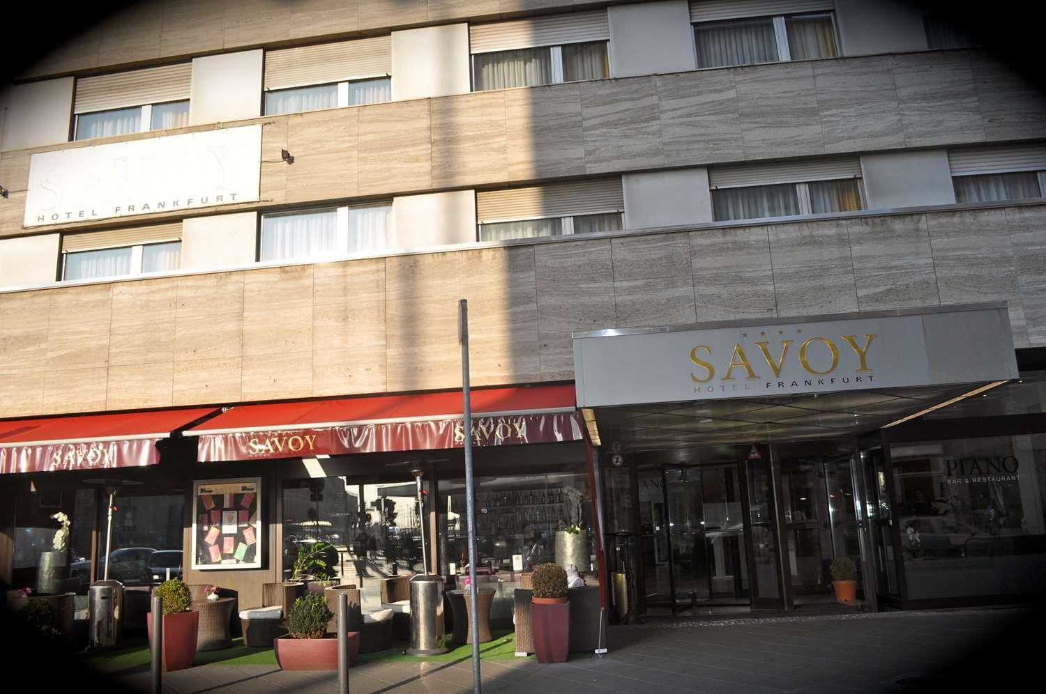 Vista da fachada Savoy Hotel Frankfurt