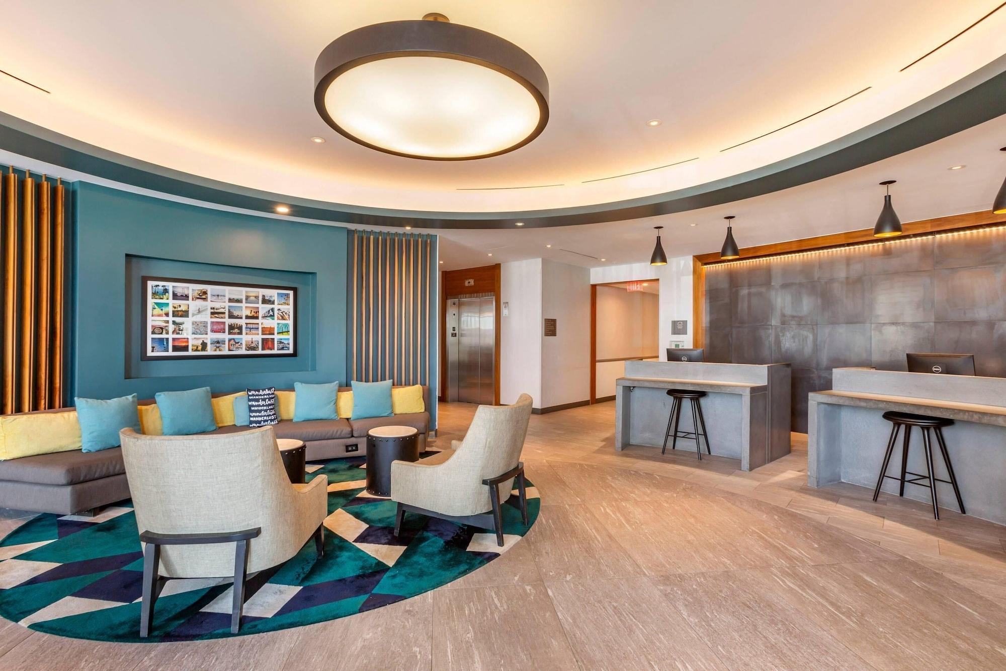 Vista Lobby Cambria Hotel LAX