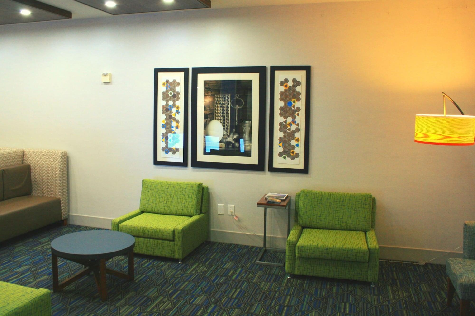 Vista Exterior Holiday Inn Express Hotel & Suites Marina - State Beach Area by IHG