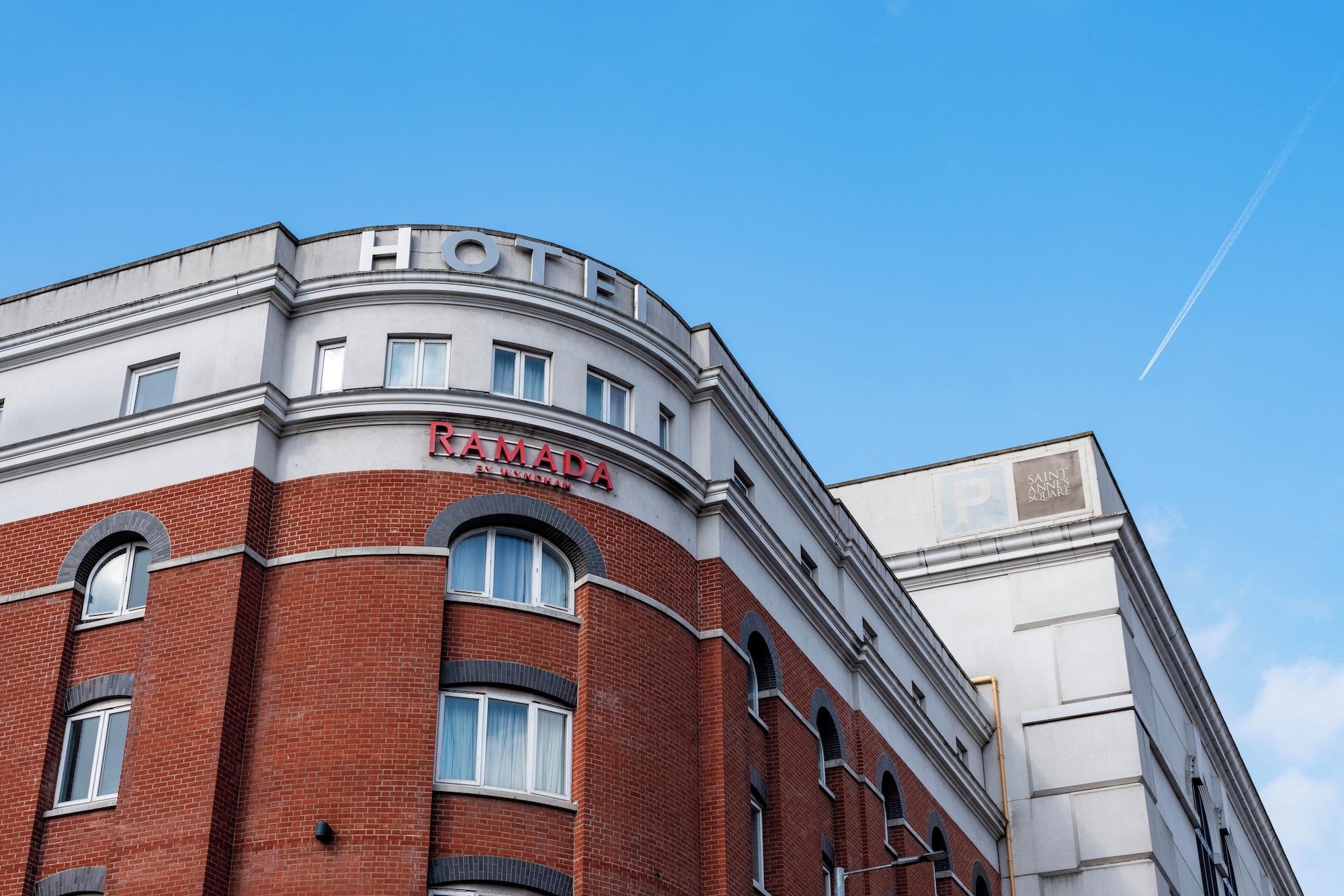 Vista Exterior Ramada by Wyndham Belfast City Centre