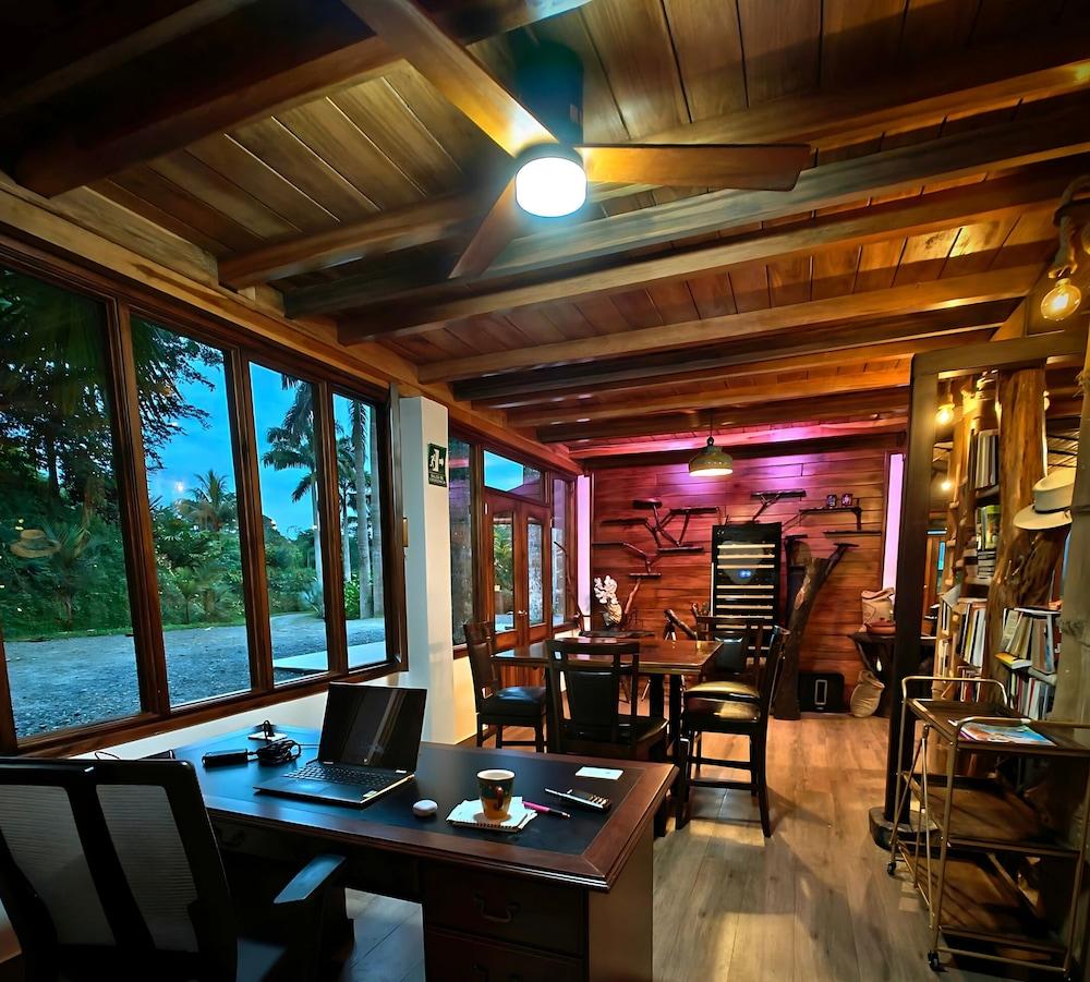Sala de Reuniones The River House