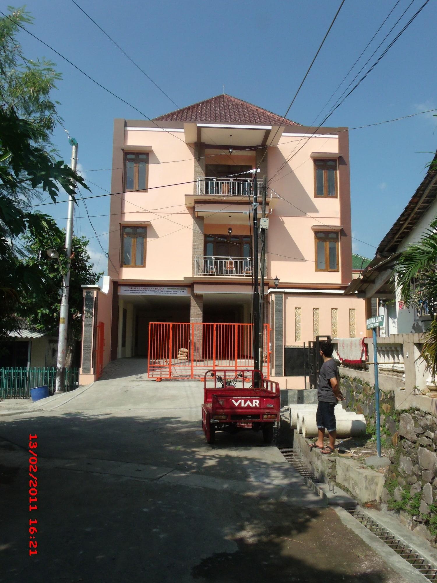 Vista Exterior Griya Rambutan Barat