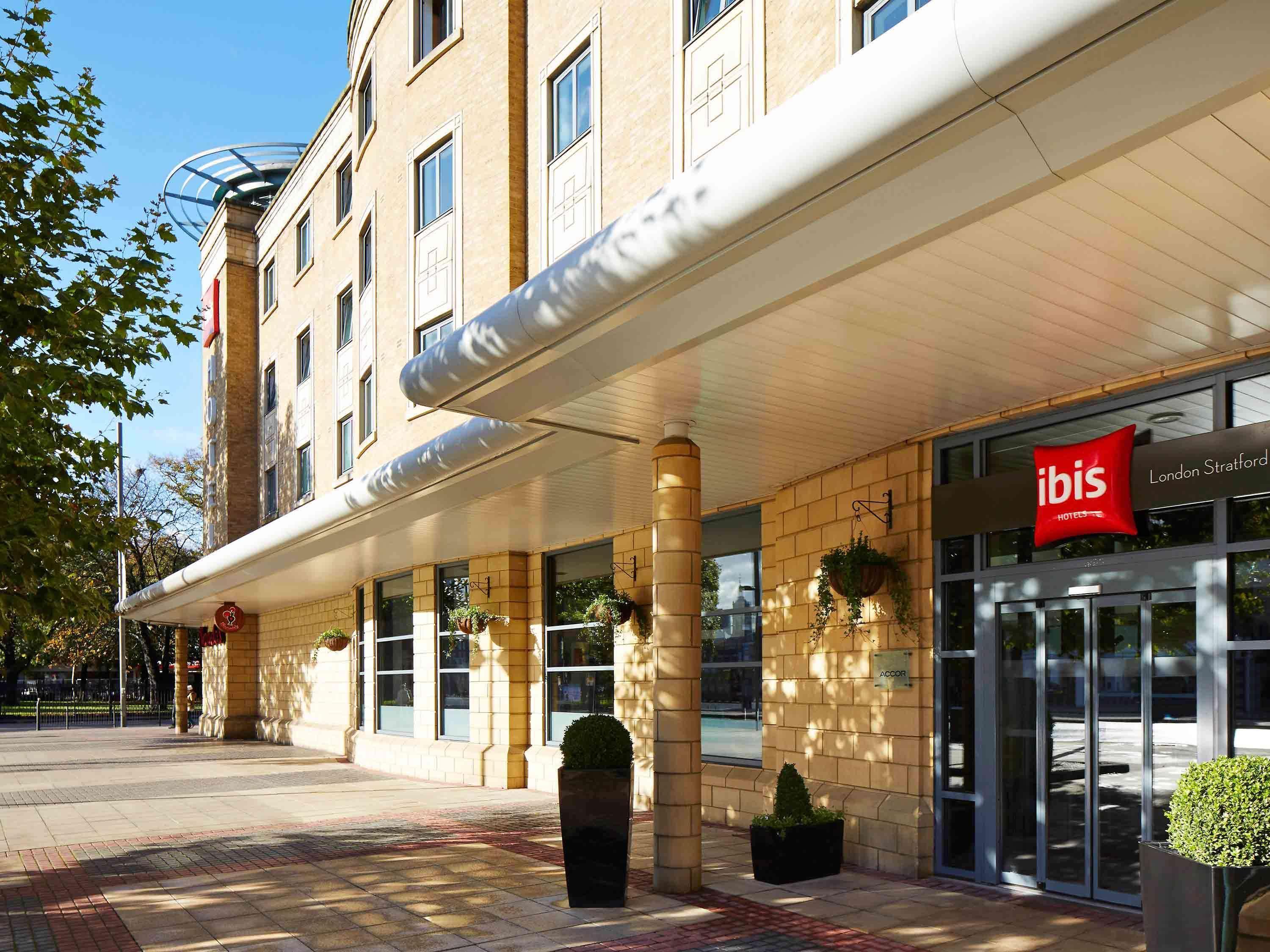 Vista Exterior ibis London Stratford