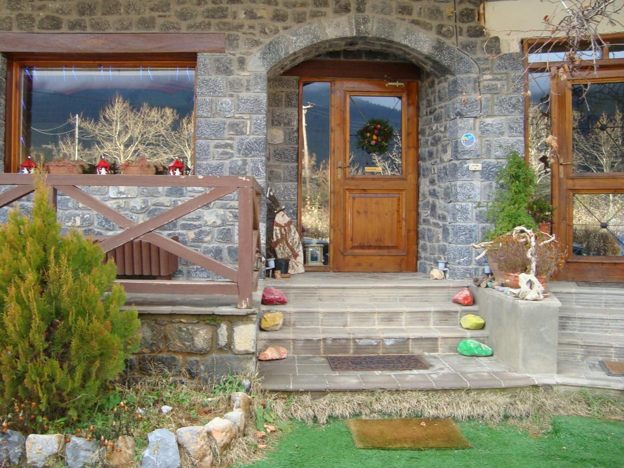 Vista Exterior Guesthouse Teloni