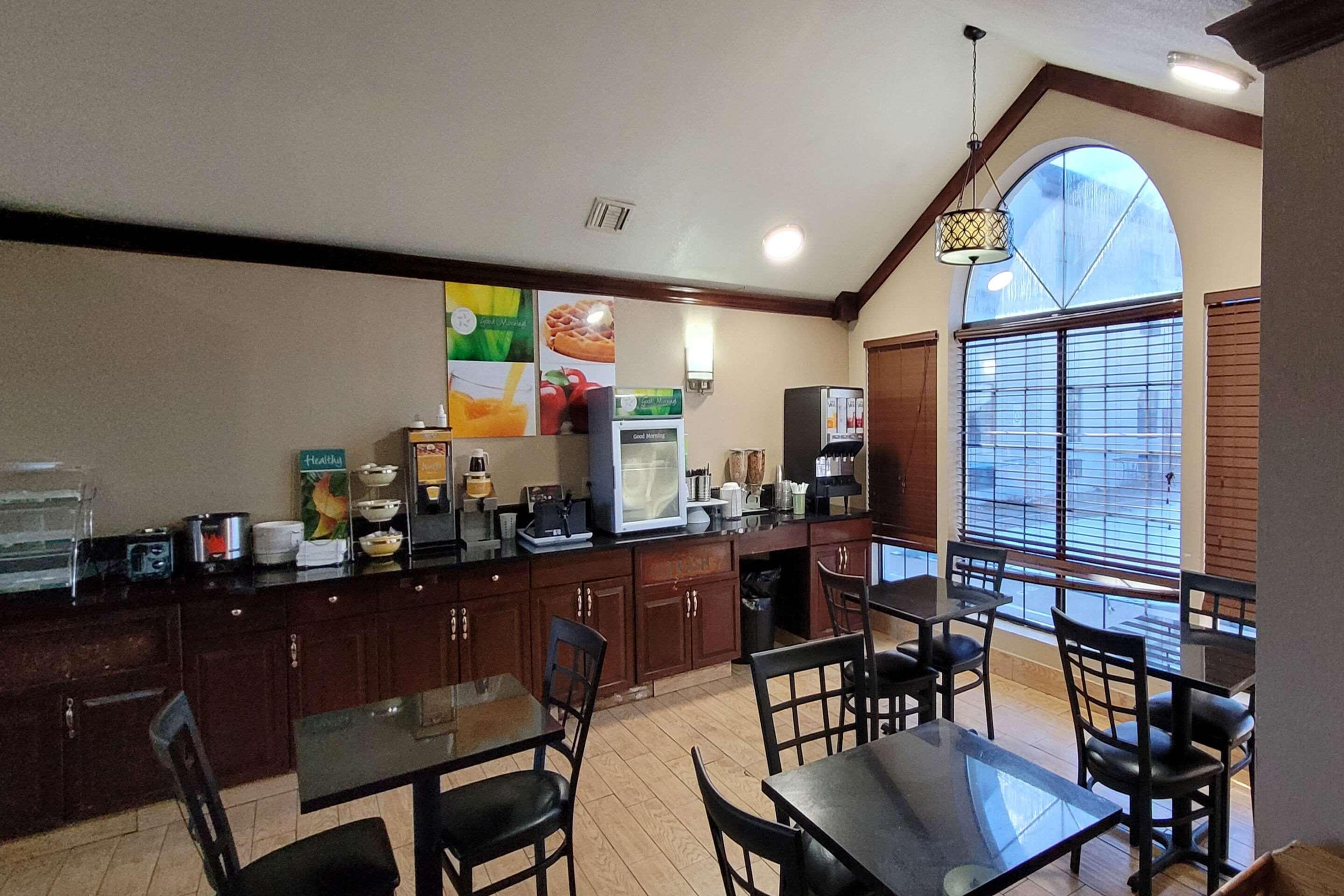 Restaurant Quality Inn & Suites Columbia I-70